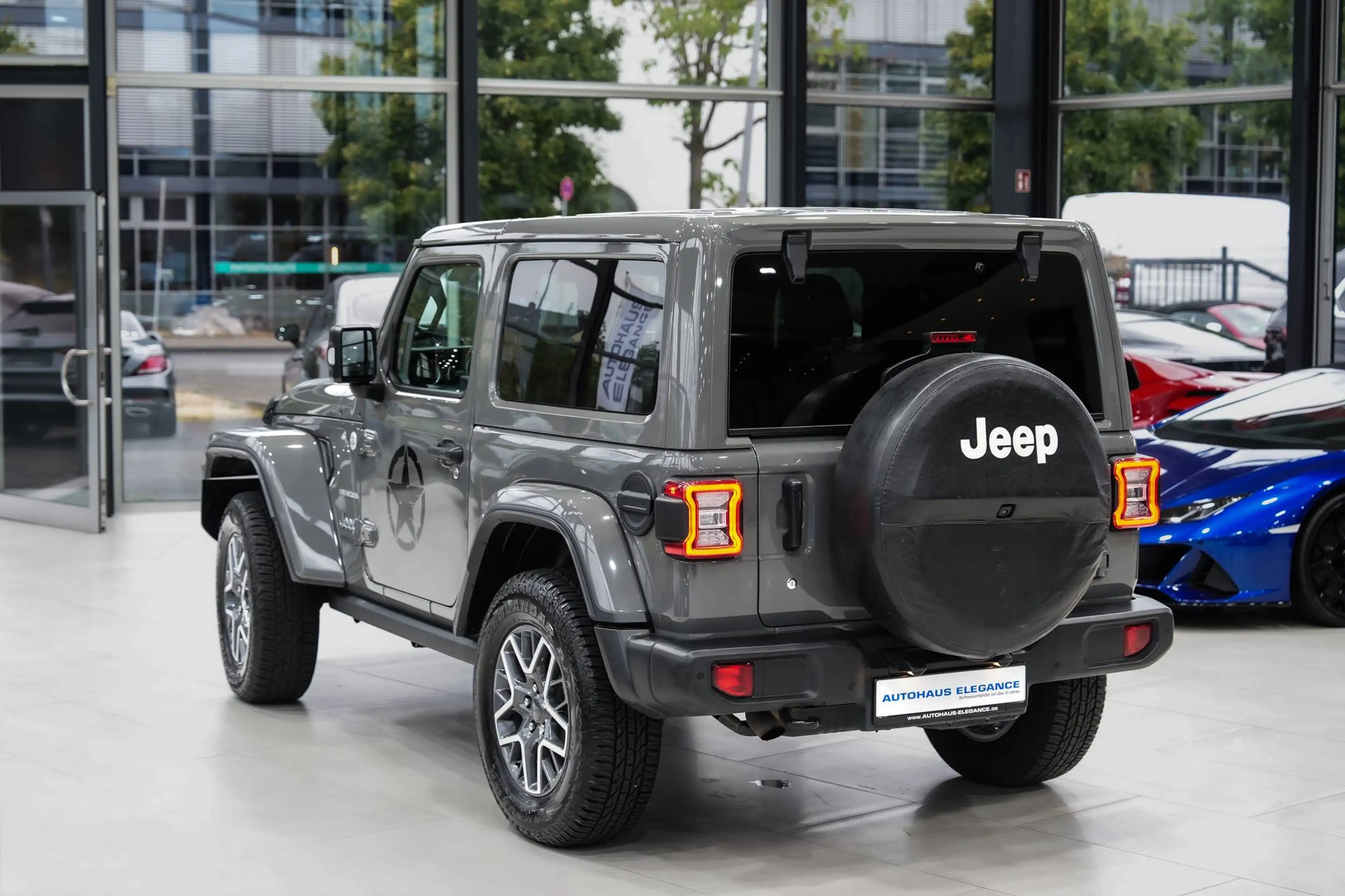 Jeep Wrangler Unlimited Sahara*ALPINE-PREM*KAMERA*LED — photo 7
