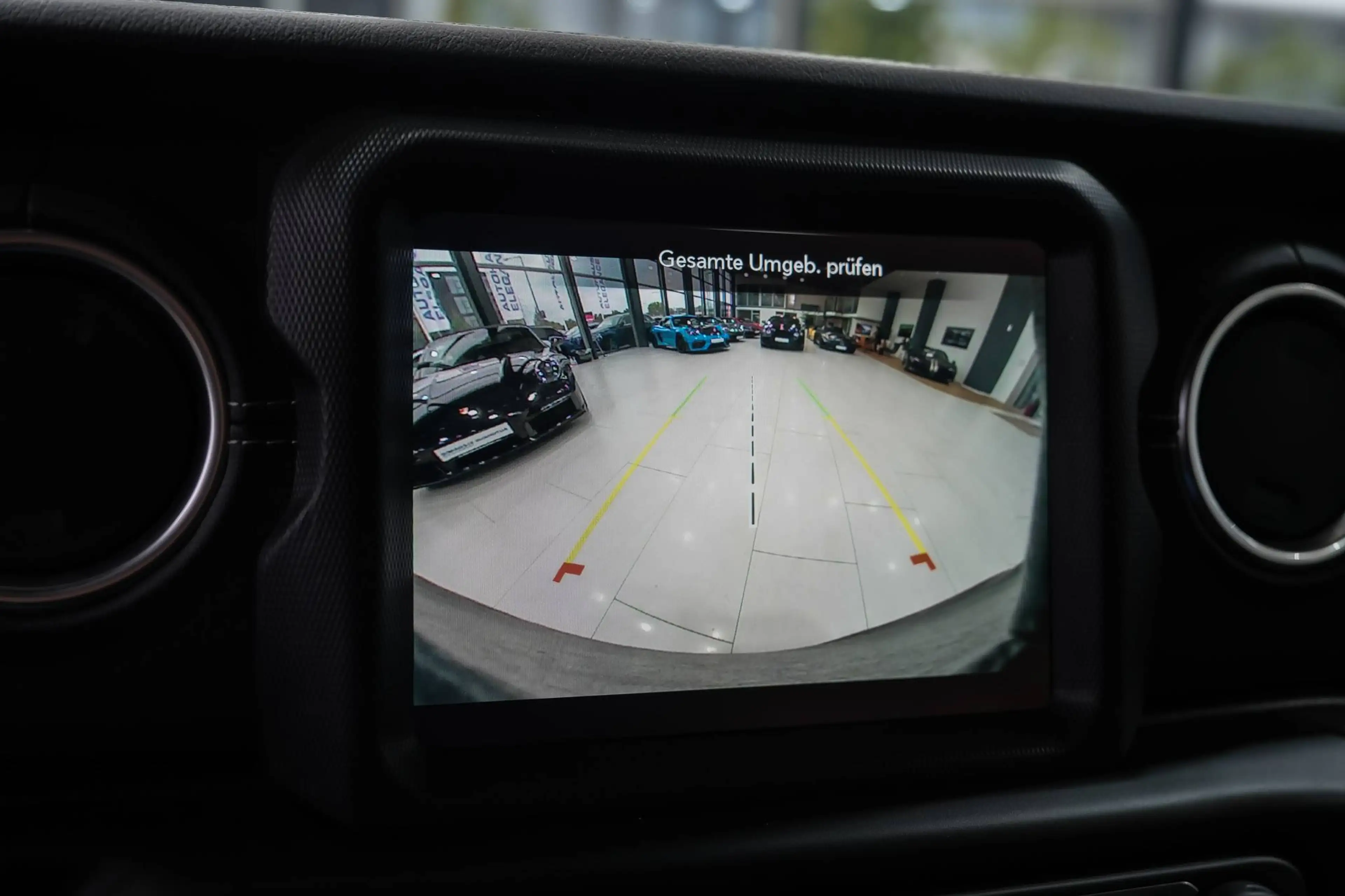 Jeep Wrangler Unlimited Sahara*ALPINE-PREM*KAMERA*LED — photo 15