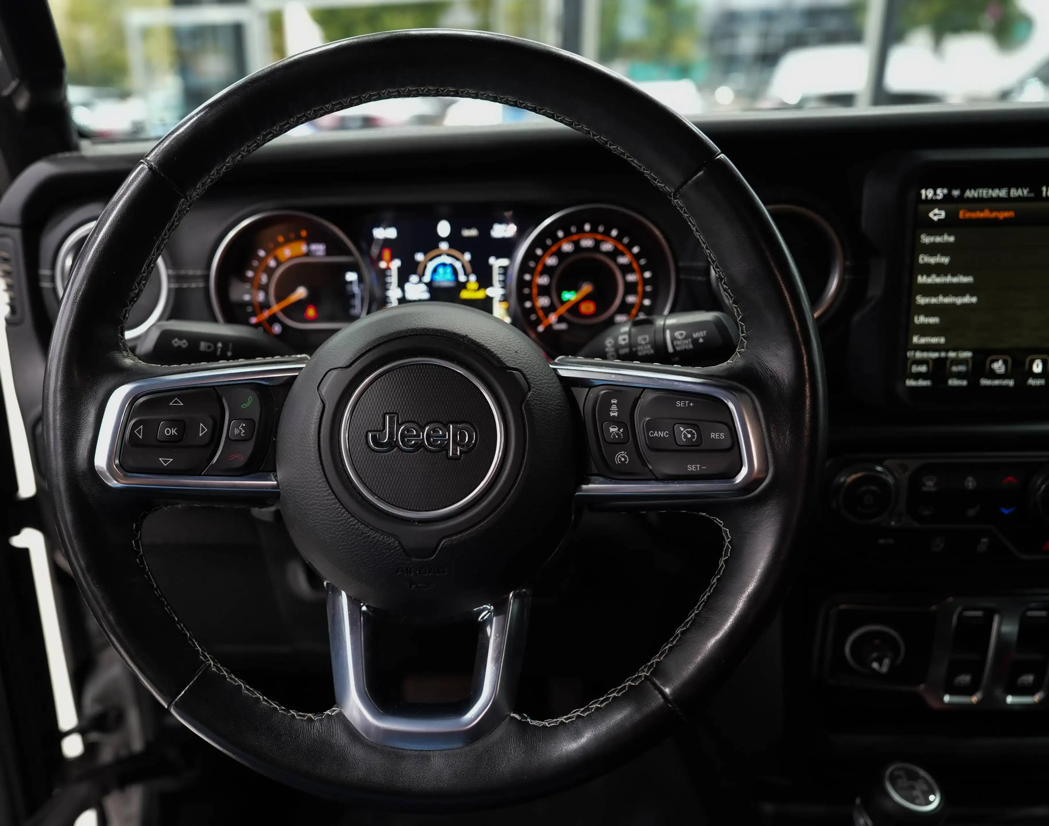 Jeep Wrangler Unlimited Sahara*ALPINE-PREM*KAMERA*LED — photo 14