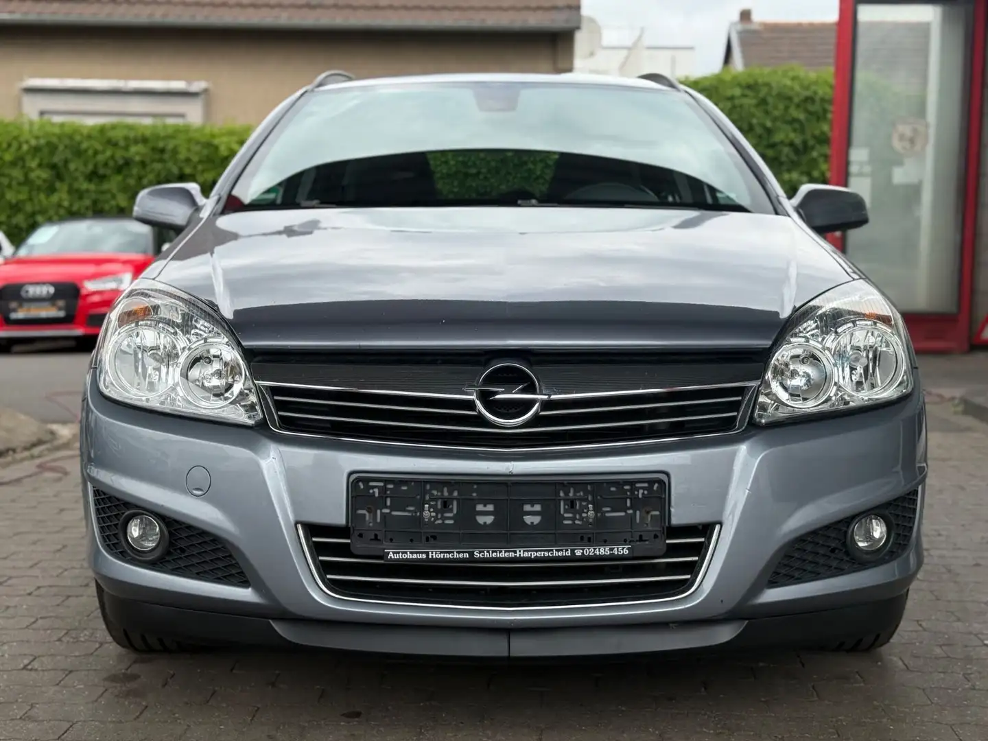 Opel Astra H Caravan Edition KLIMA/AUX/8X BEREIFT/AHK Plateado - 2