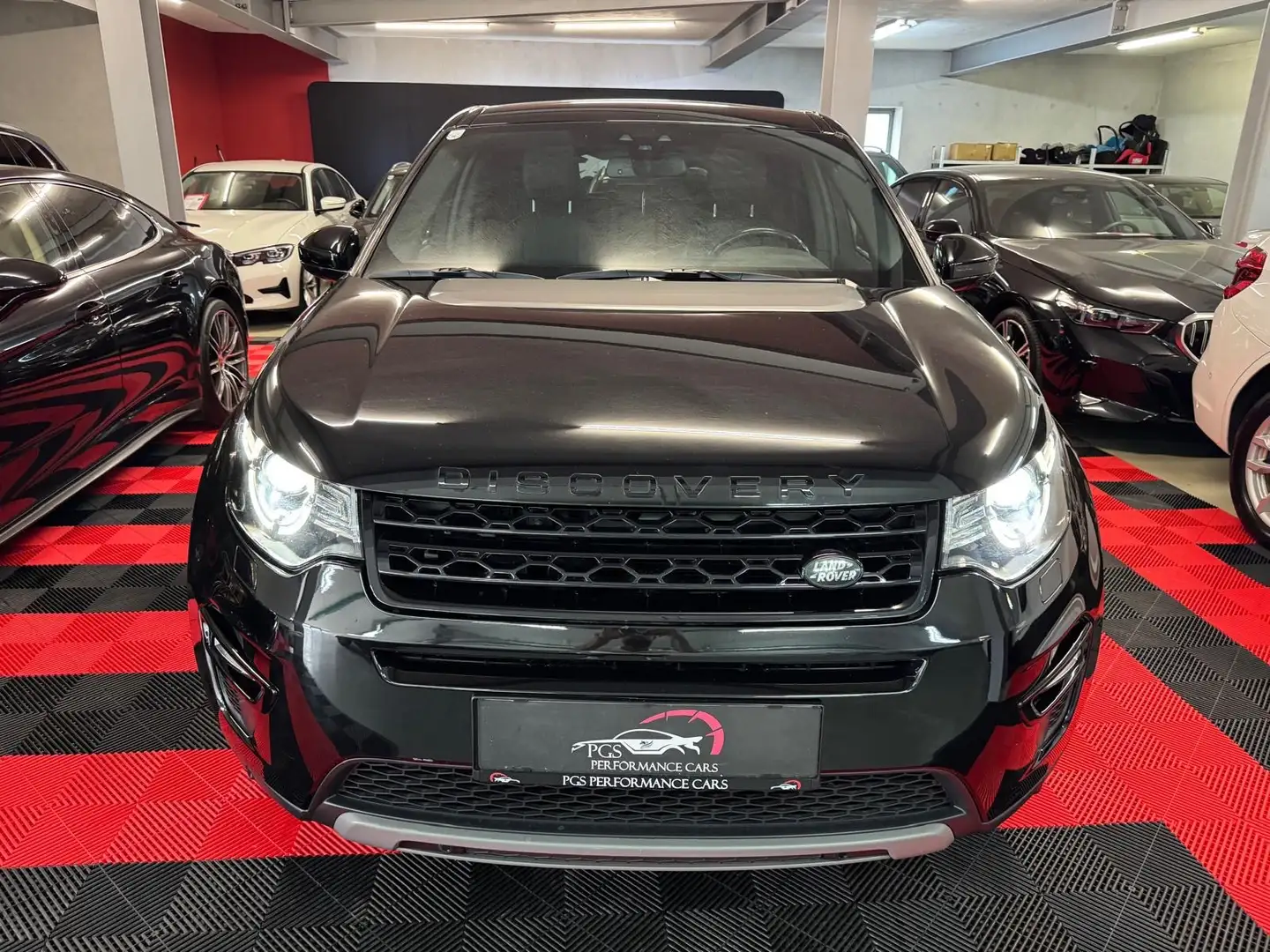 Land Rover Discovery Sport 2,0 SD4 4WD HSE Luxury Aut. Schwarz - 1