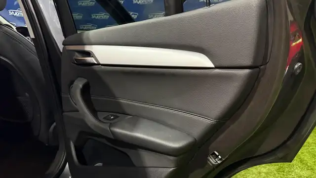 BMW X1 view 10
