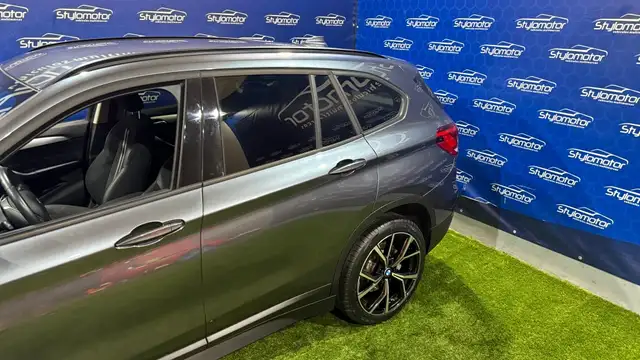 BMW X1 view 21