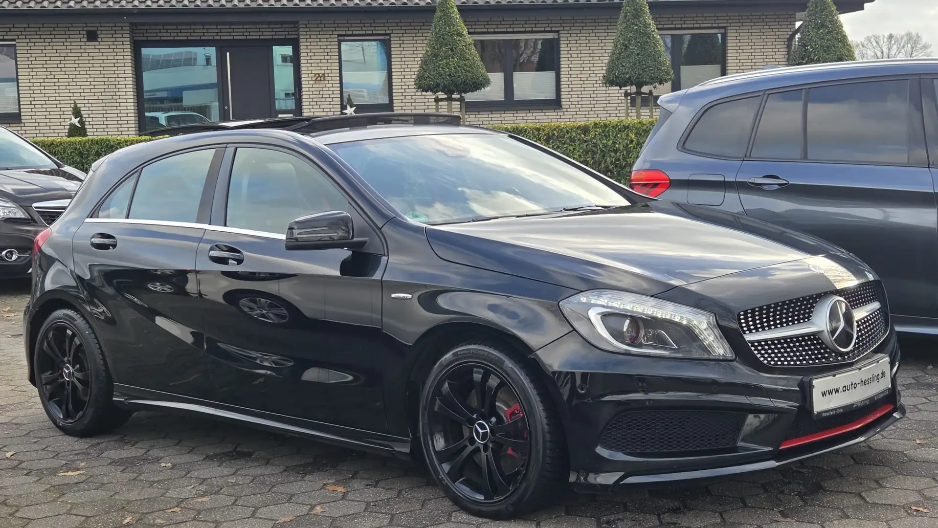 Mercedes-Benz A 250 A 250 Sport AUT Panorama XENON LEDER Schwarz - 2