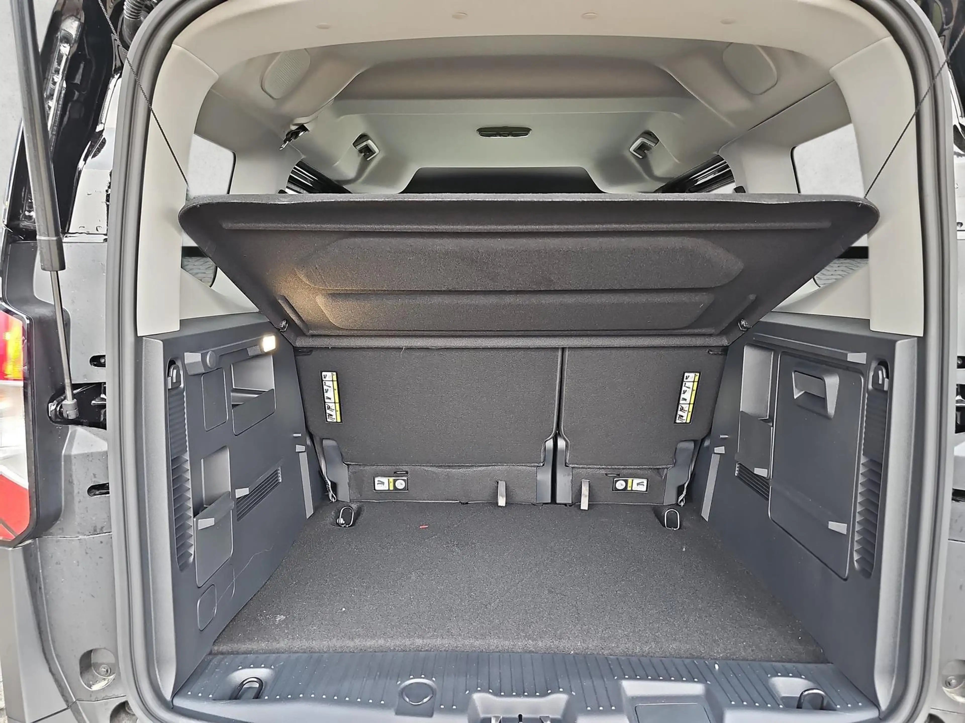 Ford Tourneo Courier Trend 1.0 EB 5JGar Kamera AHK 92 kW (125 PS), S... — photo 14