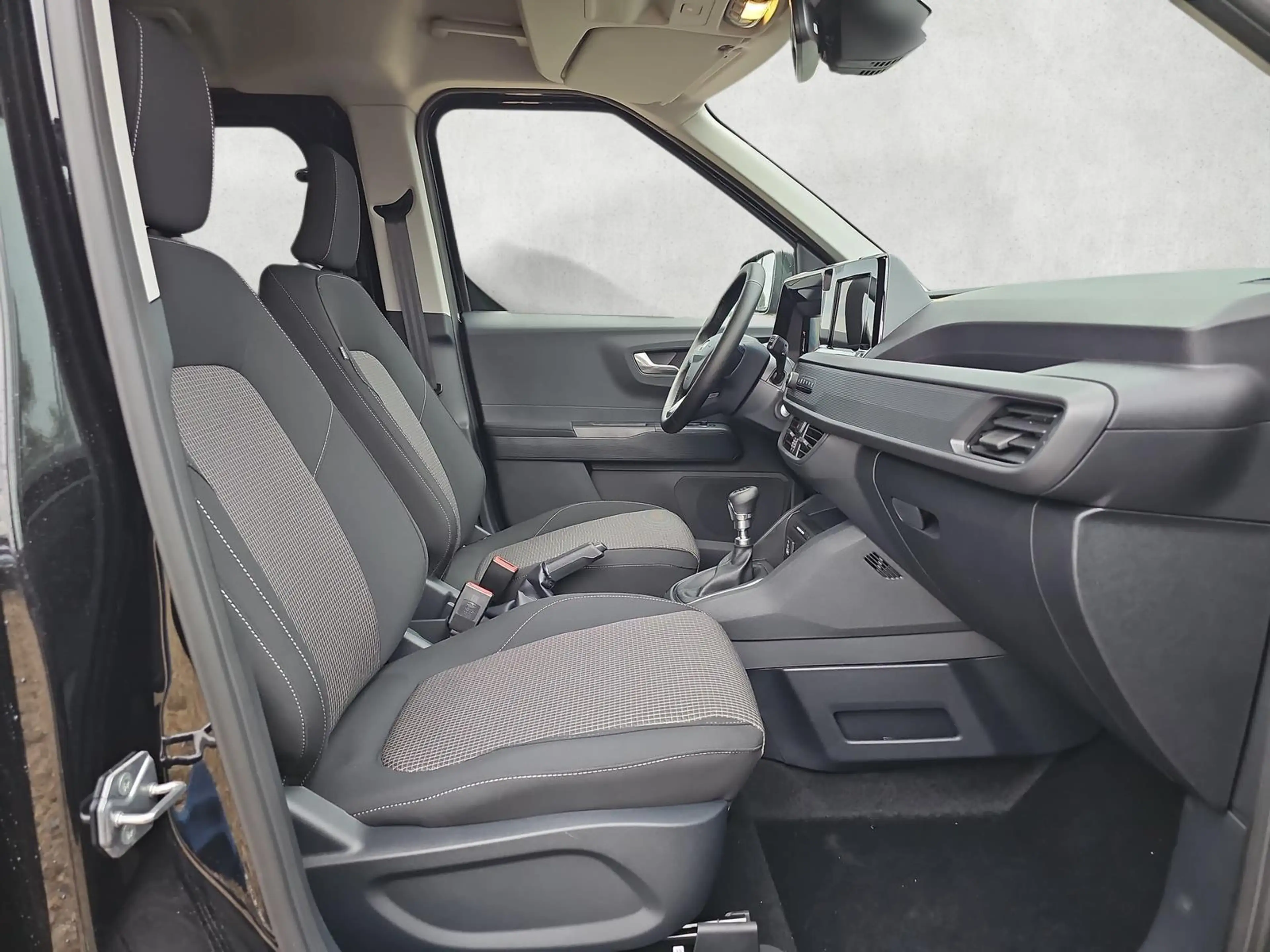 Ford Tourneo Courier Trend 1.0 EB 5JGar Kamera AHK 92 kW (125 PS), S... — photo 10