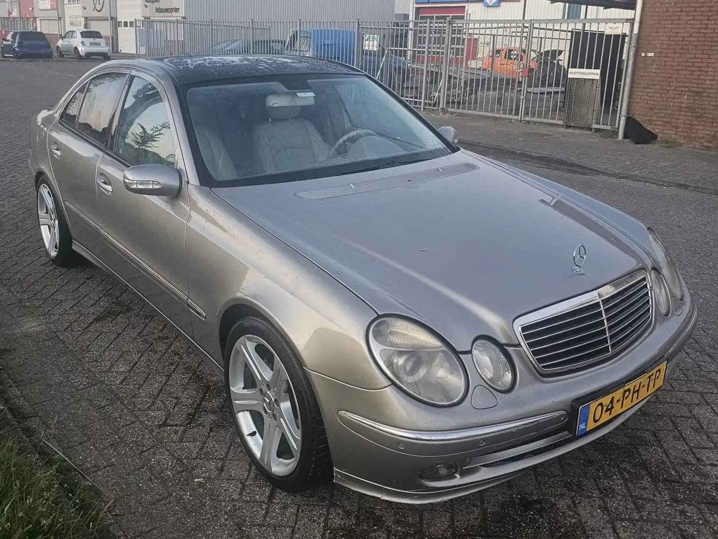 Mercedes-Benz E 320 E 320 Avantgarde Beige - 1