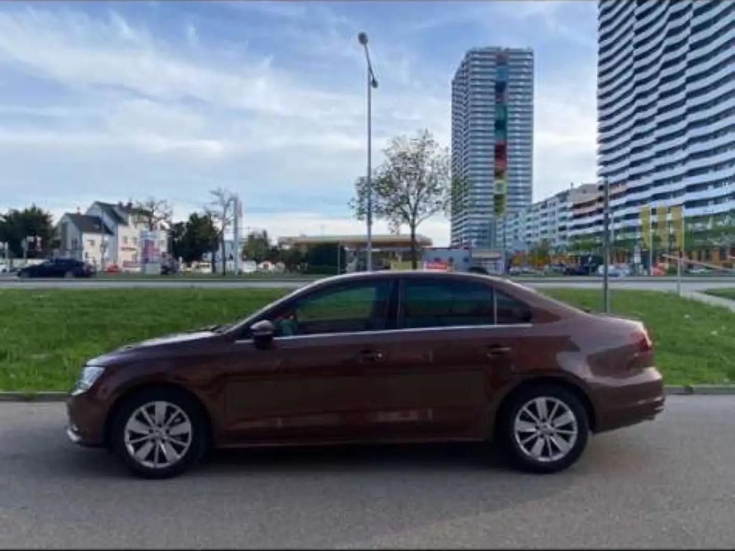 Volkswagen Jetta 1,4 TSI Highline DSG - 1