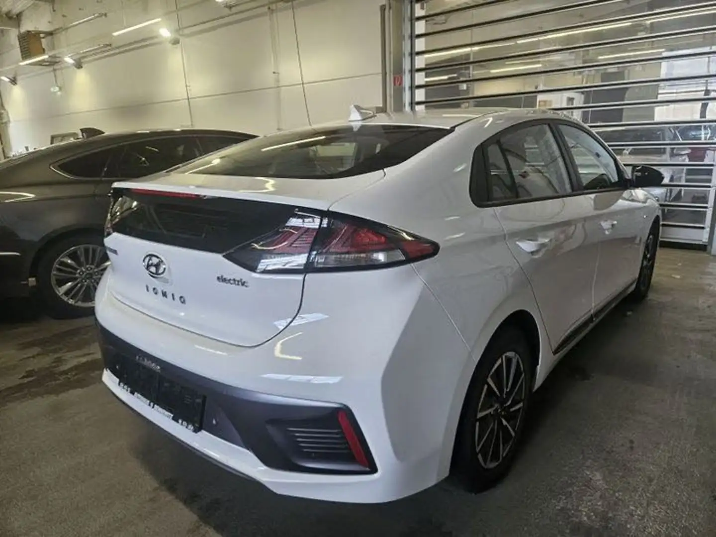Hyundai IONIQ LEVEL 3 Elektro Weiß - 2