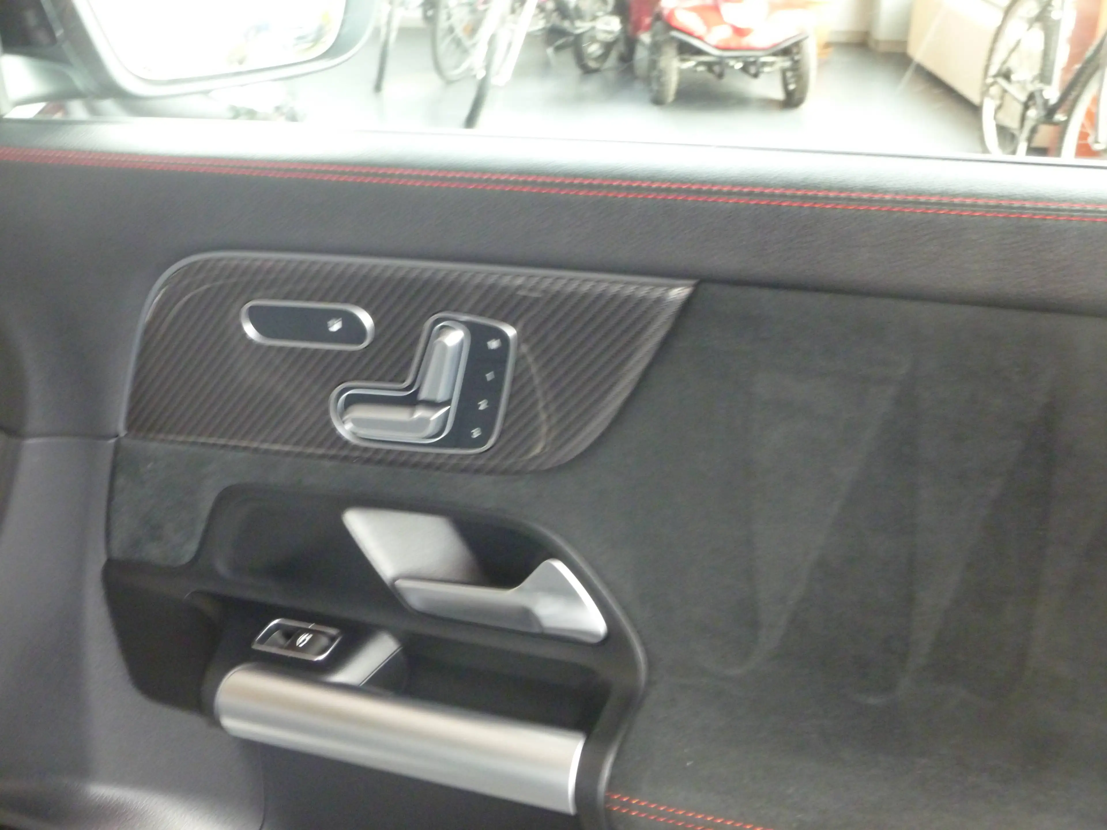 Mercedes-Benz GLA 35 AMG AMG GLA 35 4Matic LED Matrix — photo 11