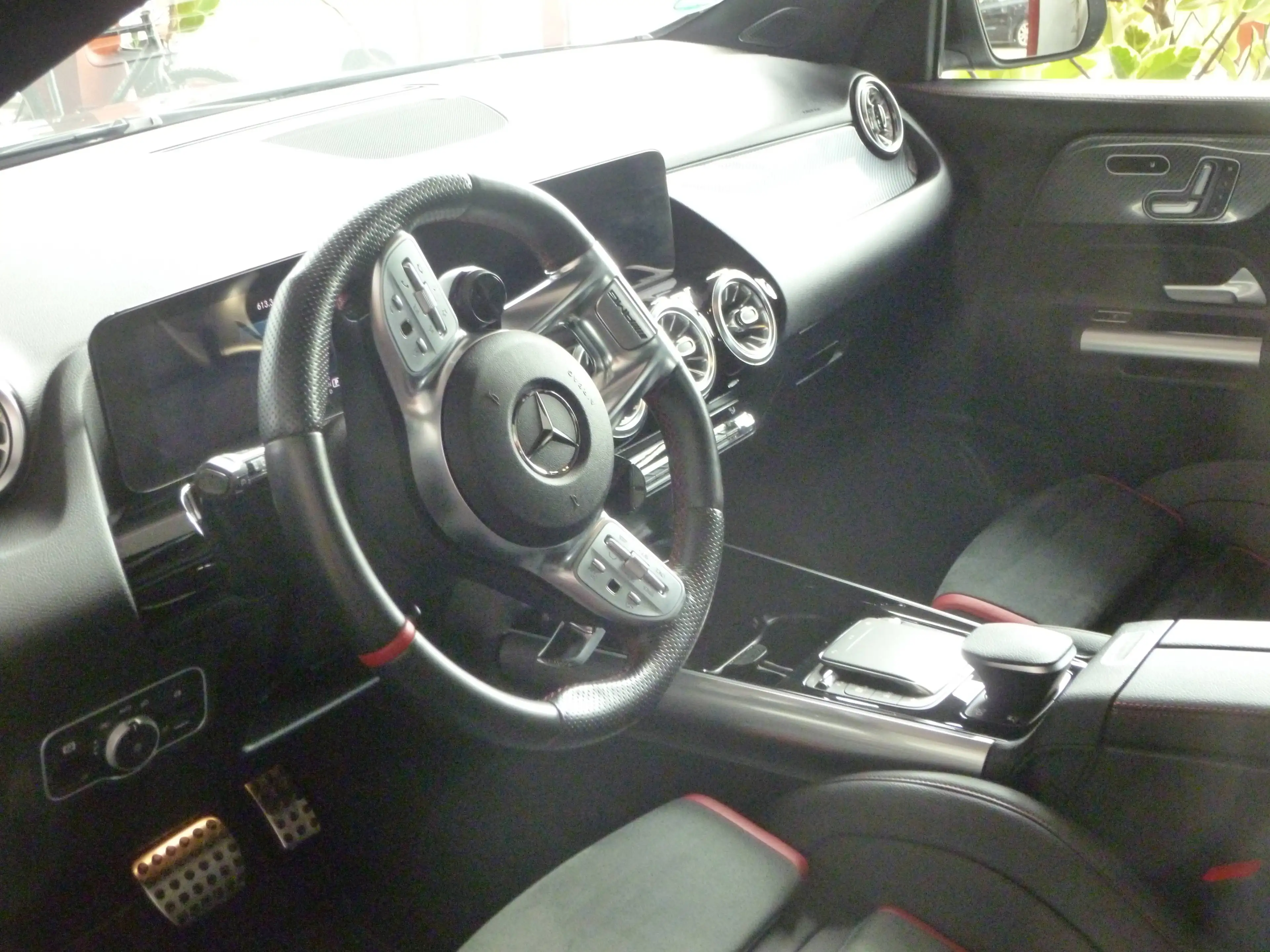 Mercedes-Benz GLA 35 AMG AMG GLA 35 4Matic LED Matrix — photo 8