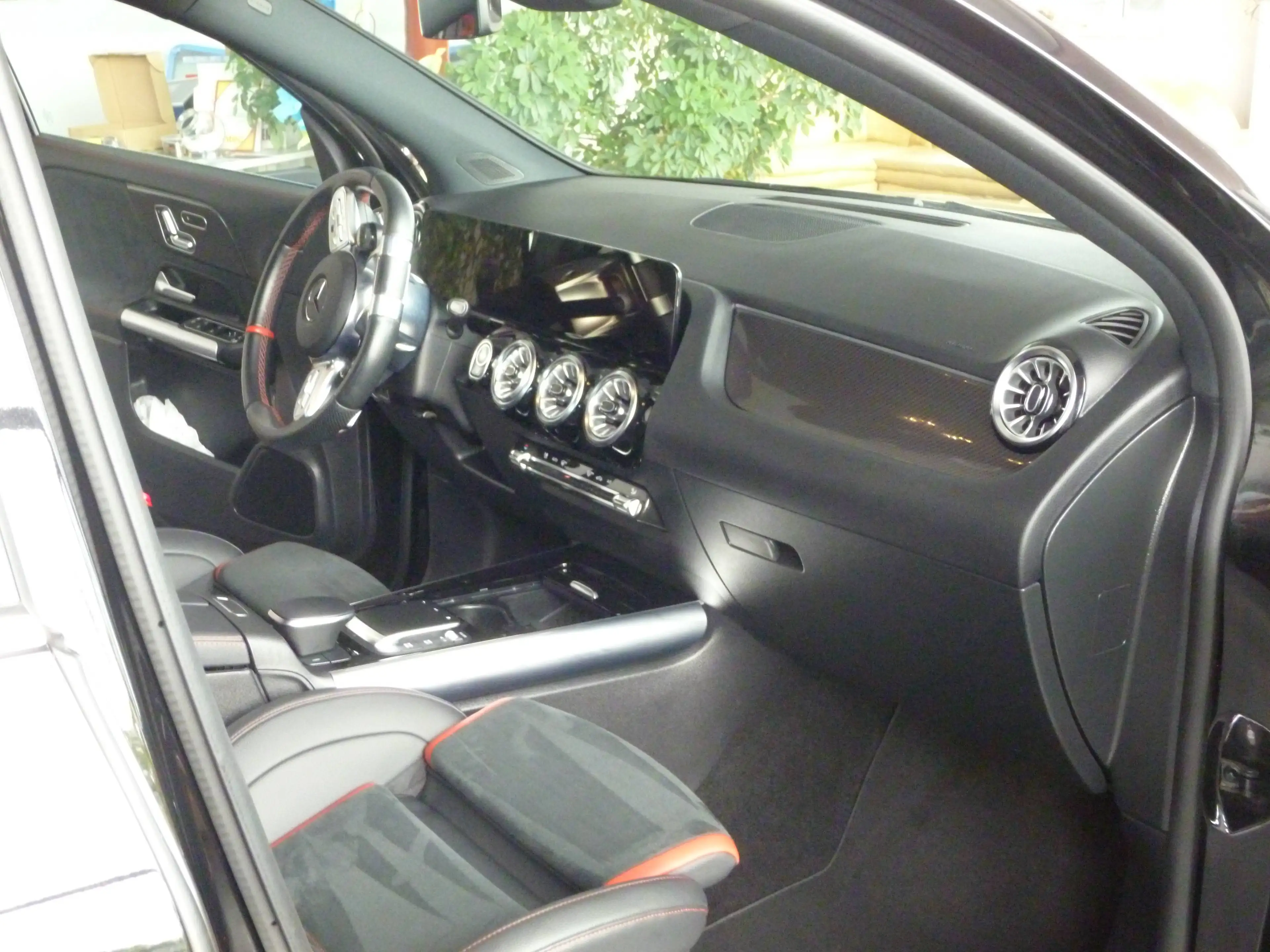 Mercedes-Benz GLA 35 AMG AMG GLA 35 4Matic LED Matrix — photo 9