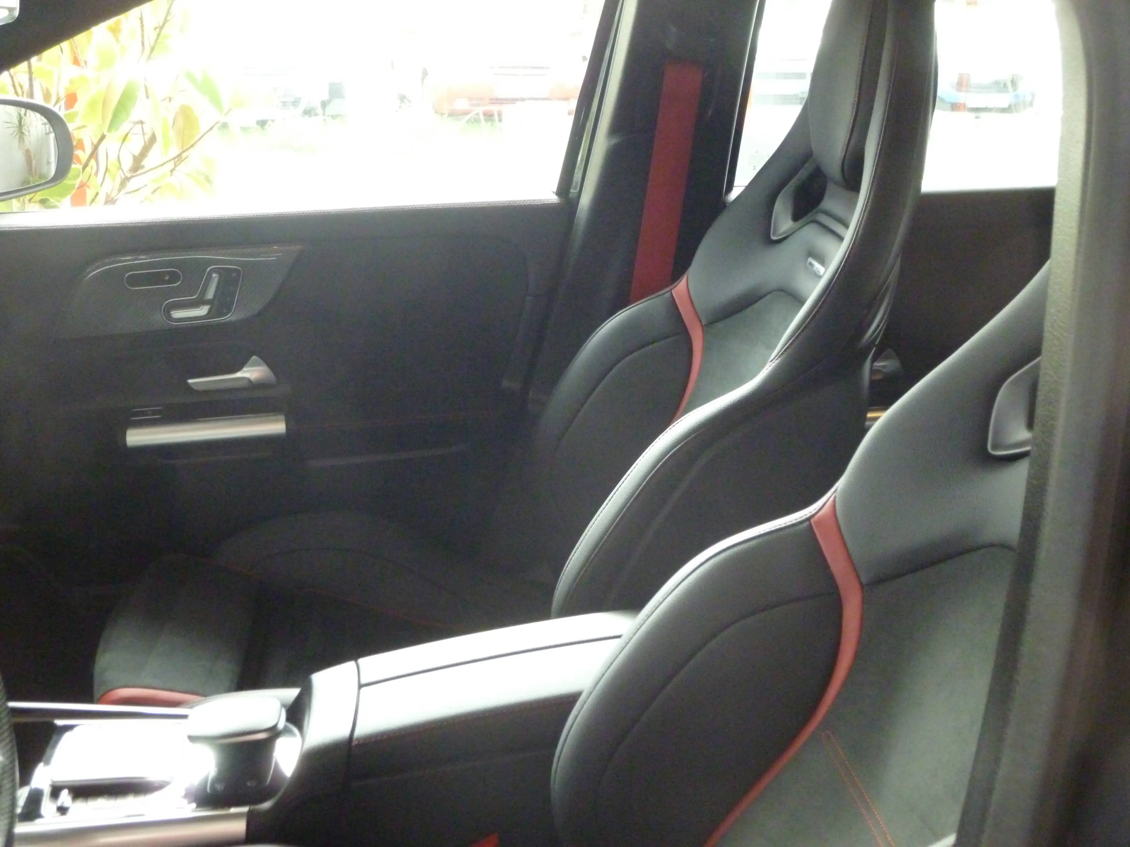 Mercedes-Benz GLA 35 AMG AMG GLA 35 4Matic LED Matrix — photo 10