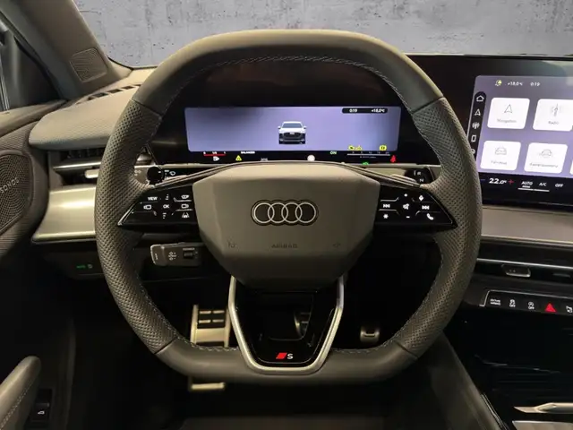 Audi Q3 view 9
