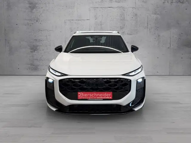 Audi Q3 view 2