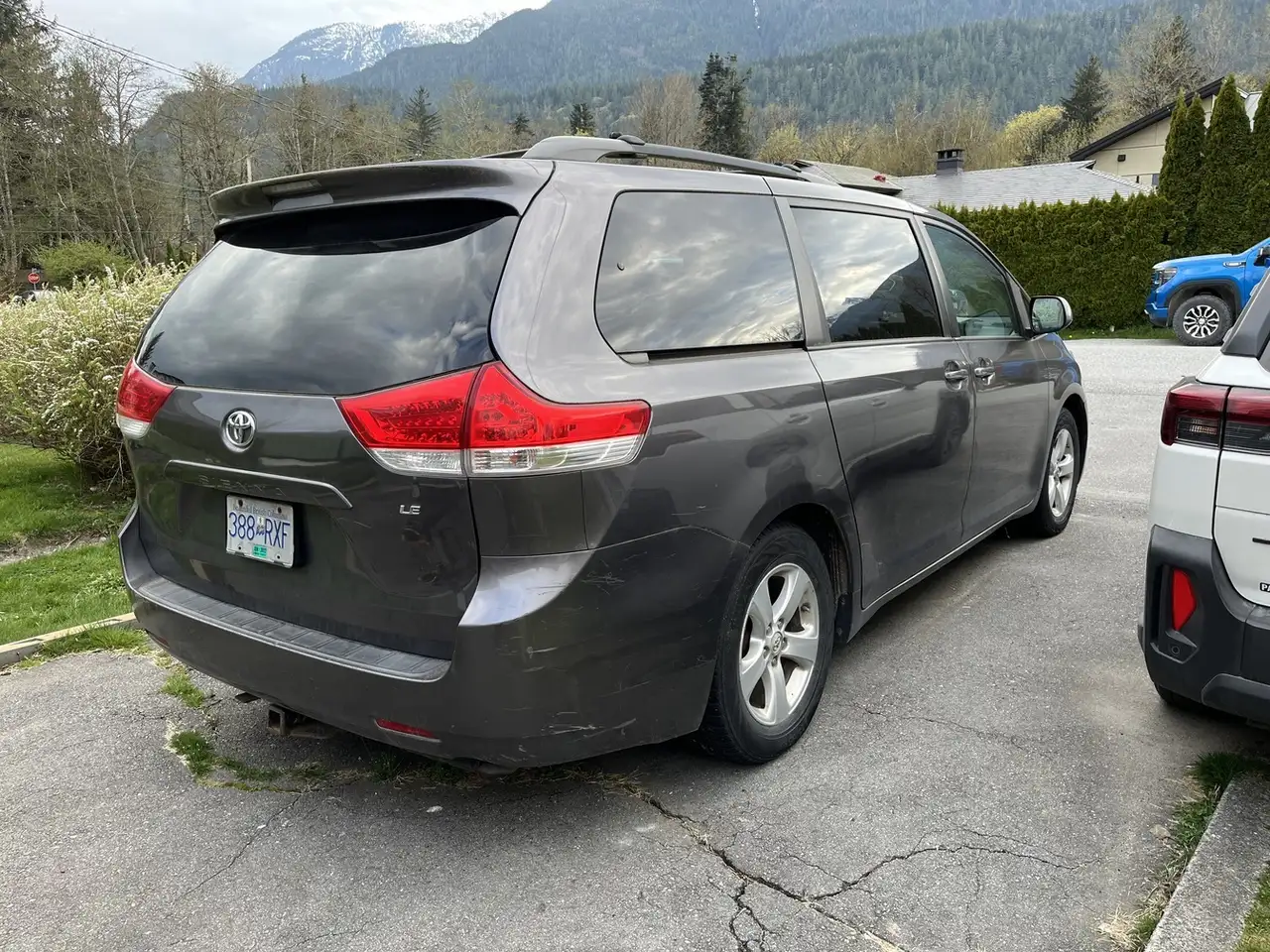 Toyota Sienna снимка Toyota Sienna
