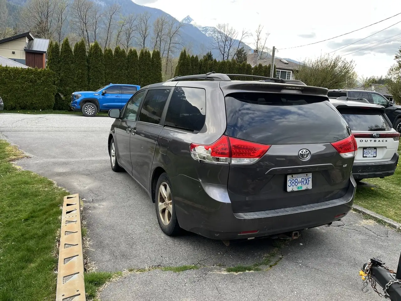 Toyota Sienna снимка Toyota Sienna