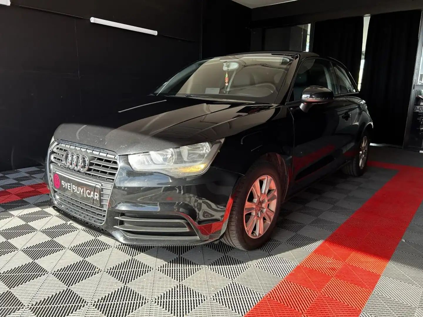 Audi A1 1.2 TFSI  86ch - Garantie 12 mois Noir - 1