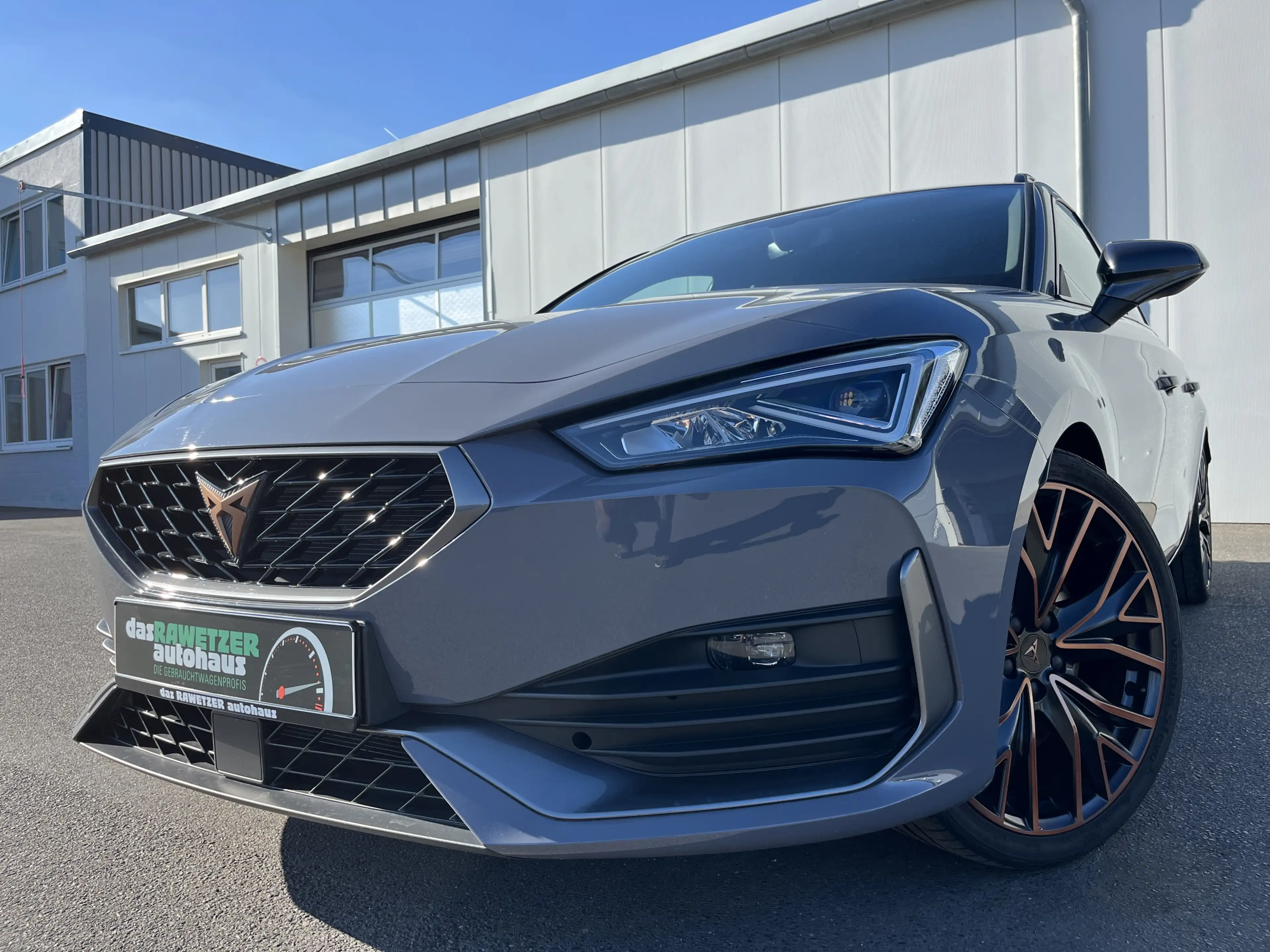 CUPRA Leon SP 2.0 TSI DSG 4Drive VZ 175€ m.20% Anz. AHK Nav