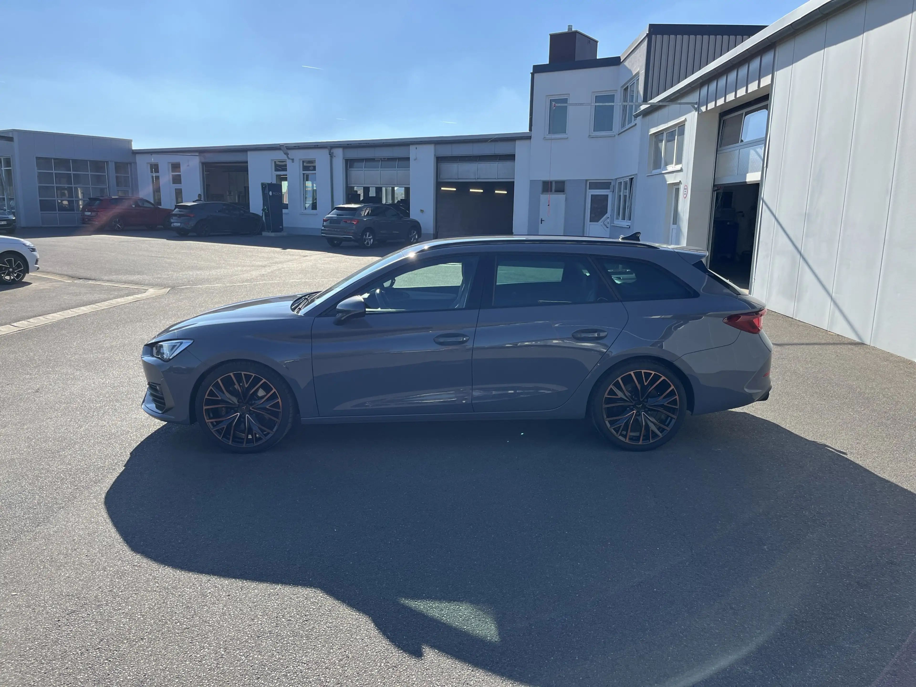 CUPRA Leon SP 2.0 TSI DSG 4Drive VZ 175€ m.20% Anz. AHK Nav — photo 2