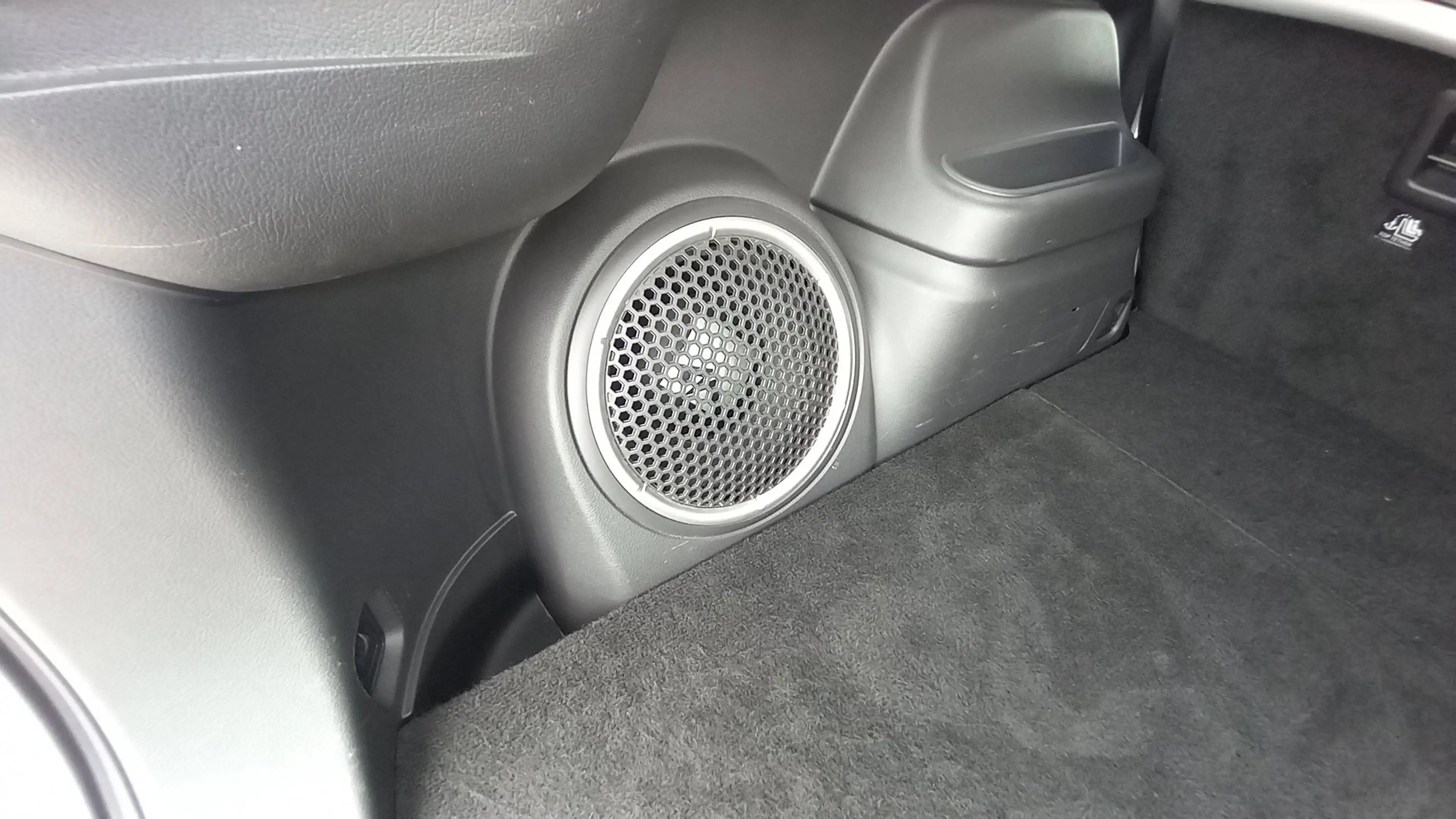 Mitsubishi Outlander Outlander 2.0 4WD Plug-In Hybrid Top — photo 13