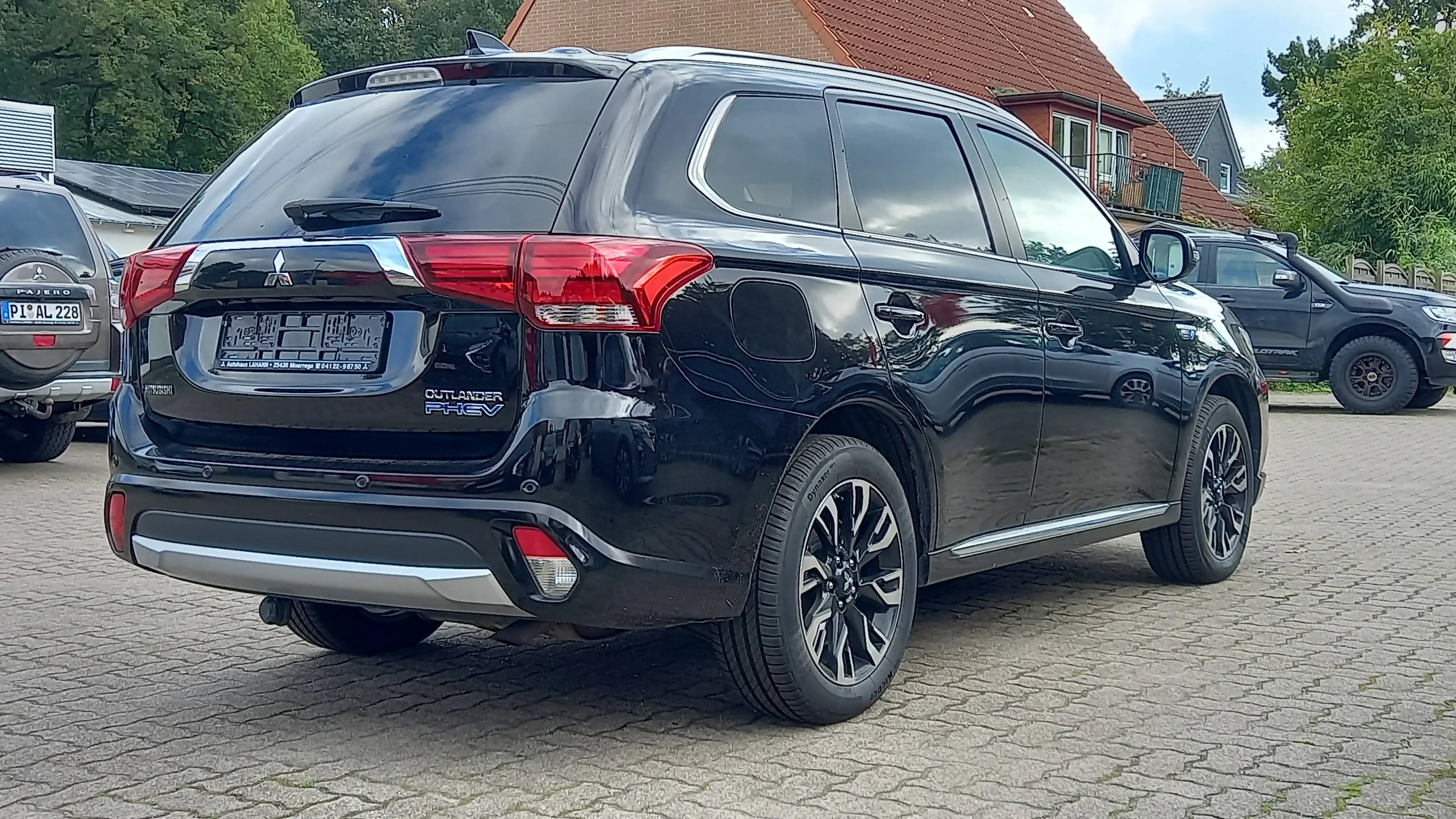 Mitsubishi Outlander Outlander 2.0 4WD Plug-In Hybrid Top — photo 4