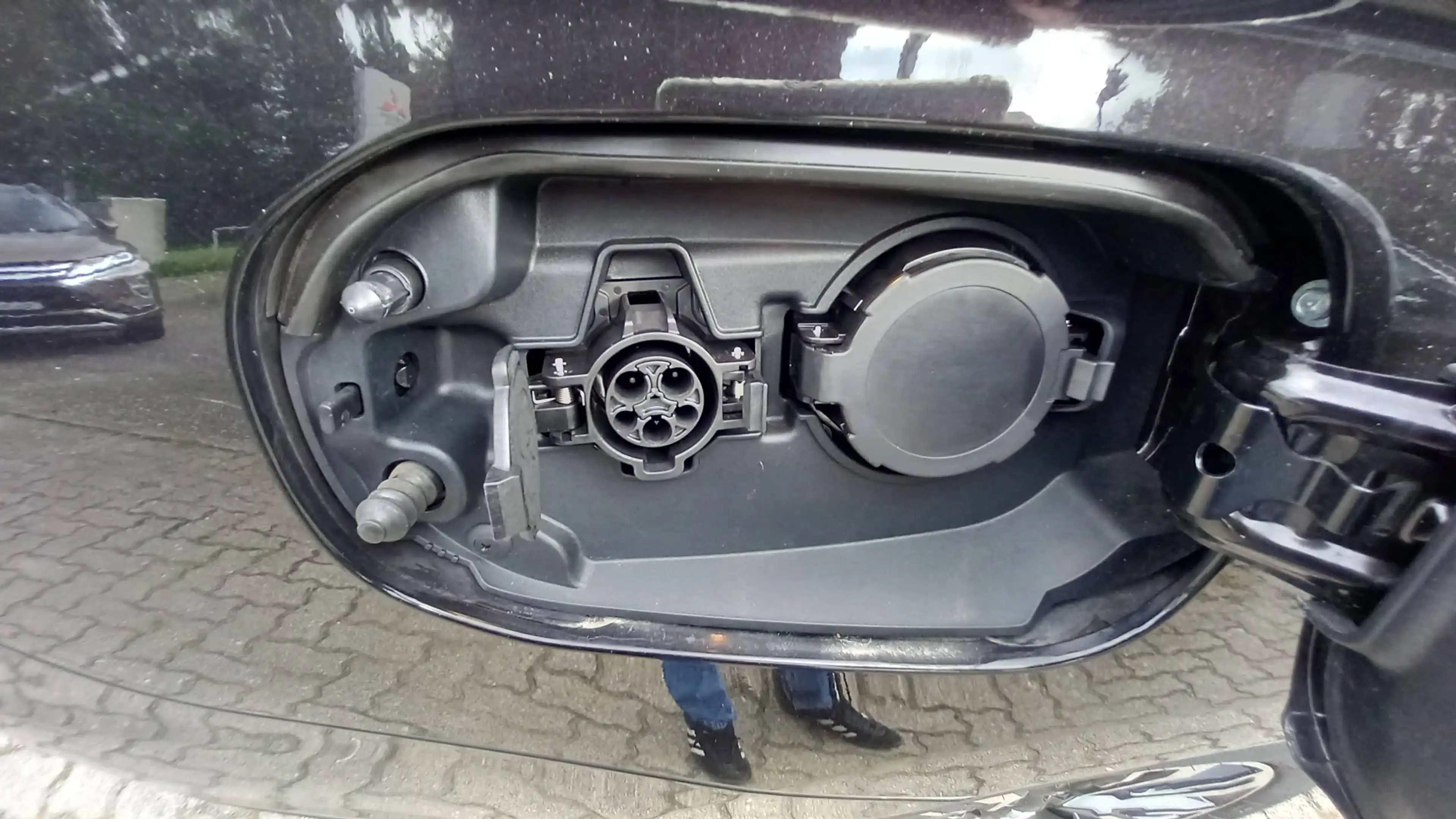 Mitsubishi Outlander Outlander 2.0 4WD Plug-In Hybrid Top — photo 15