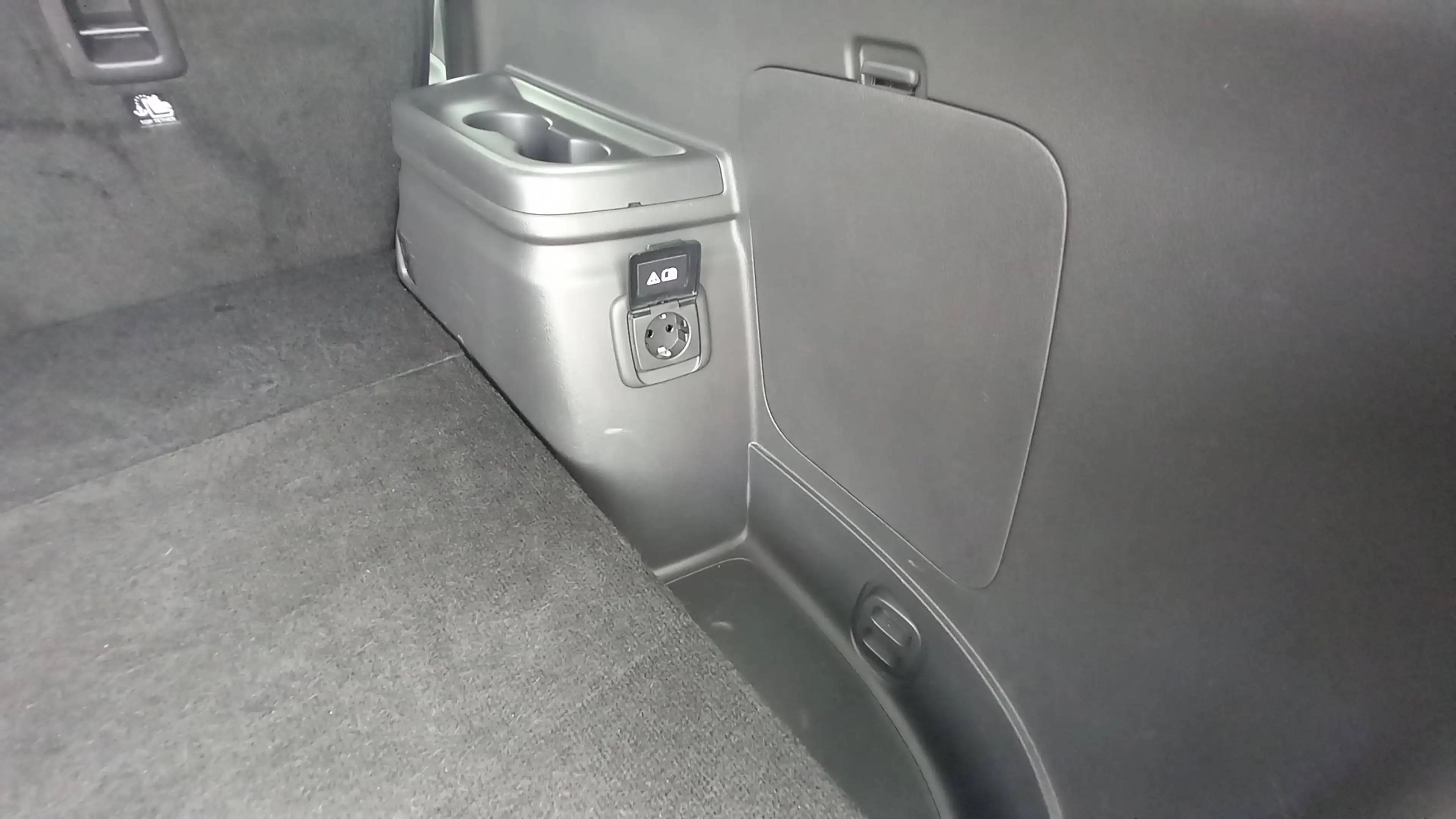 Mitsubishi Outlander Outlander 2.0 4WD Plug-In Hybrid Top — photo 12