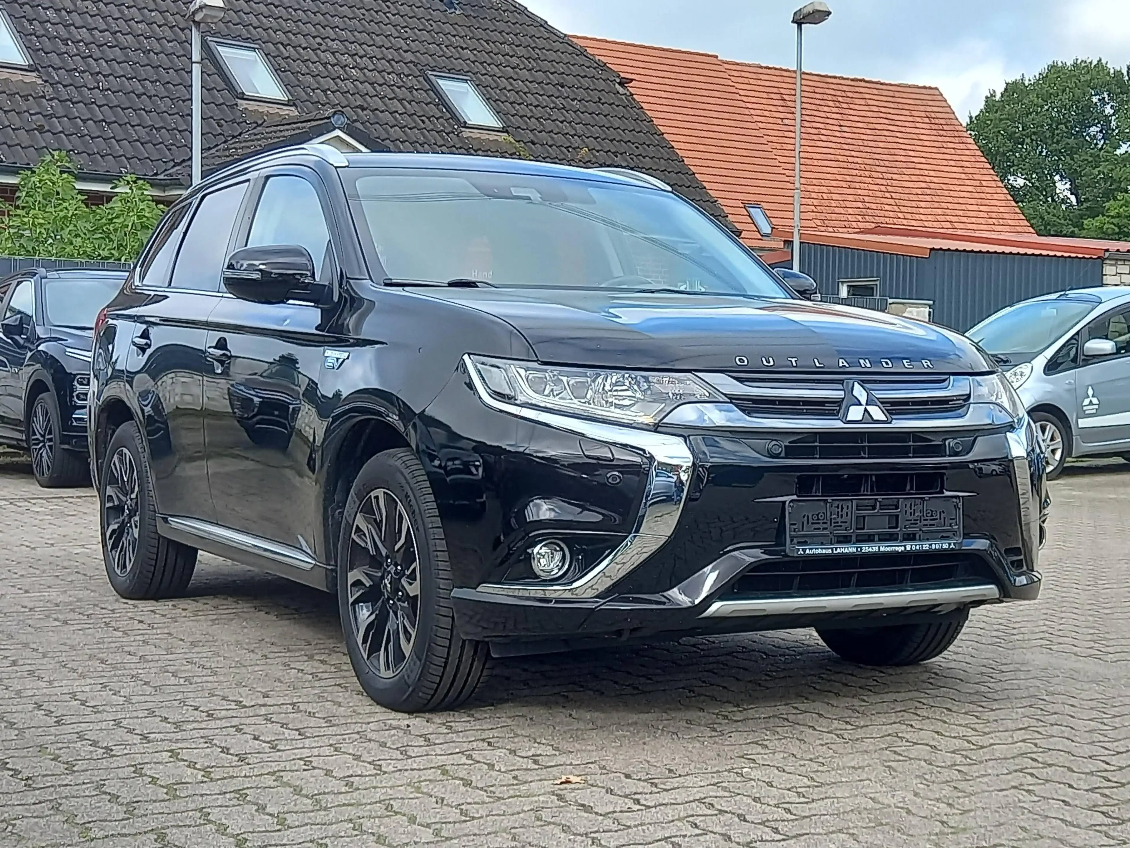 Mitsubishi Outlander Outlander 2.0 4WD Plug-In Hybrid Top — photo 6