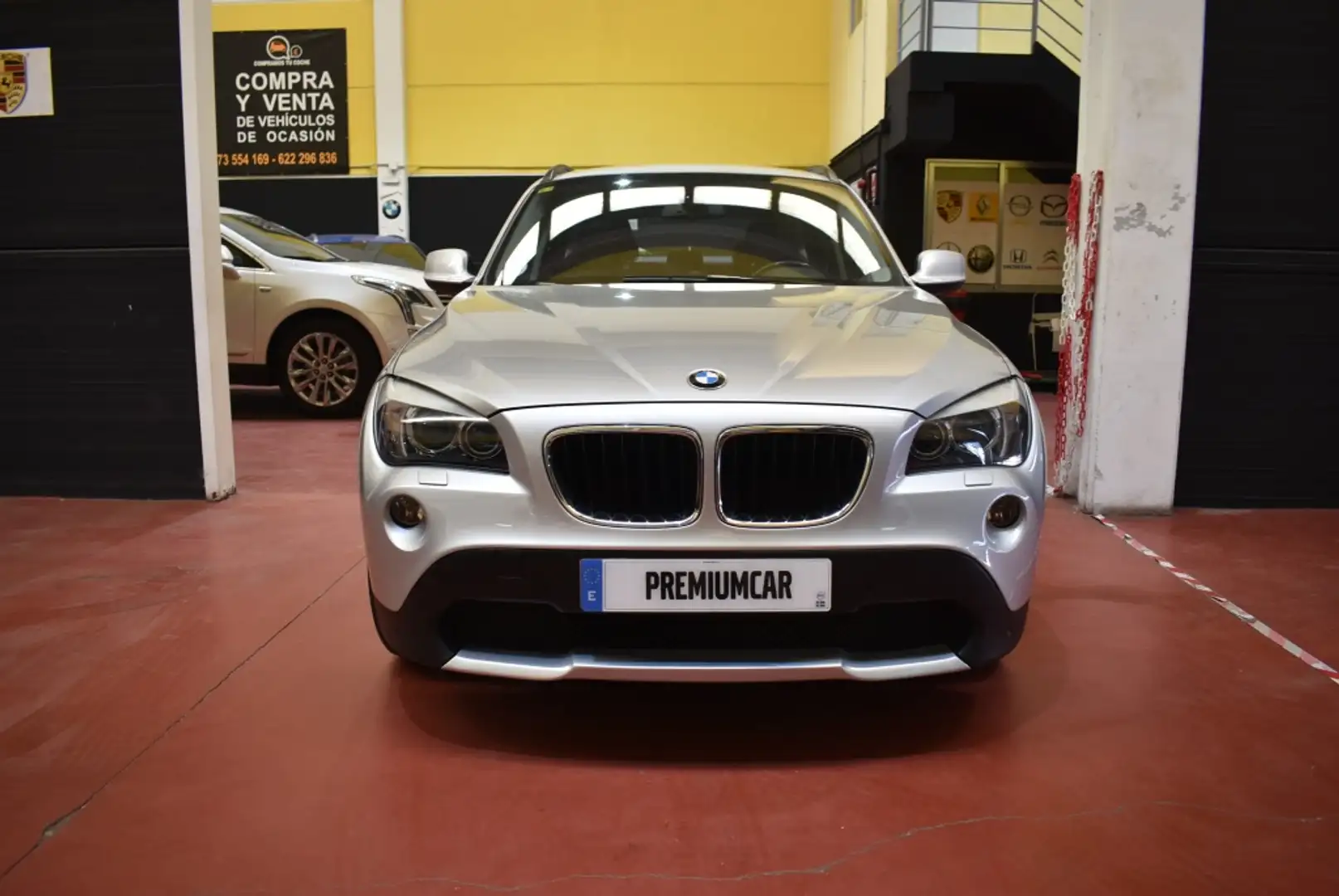 BMW X1 sDrive 20d Gris - 2
