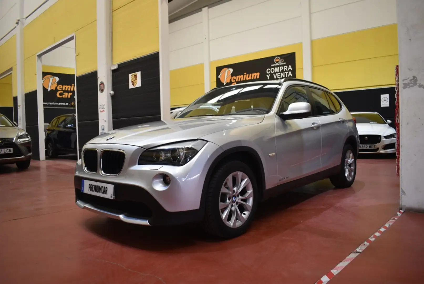 BMW X1 sDrive 20d Gris - 1