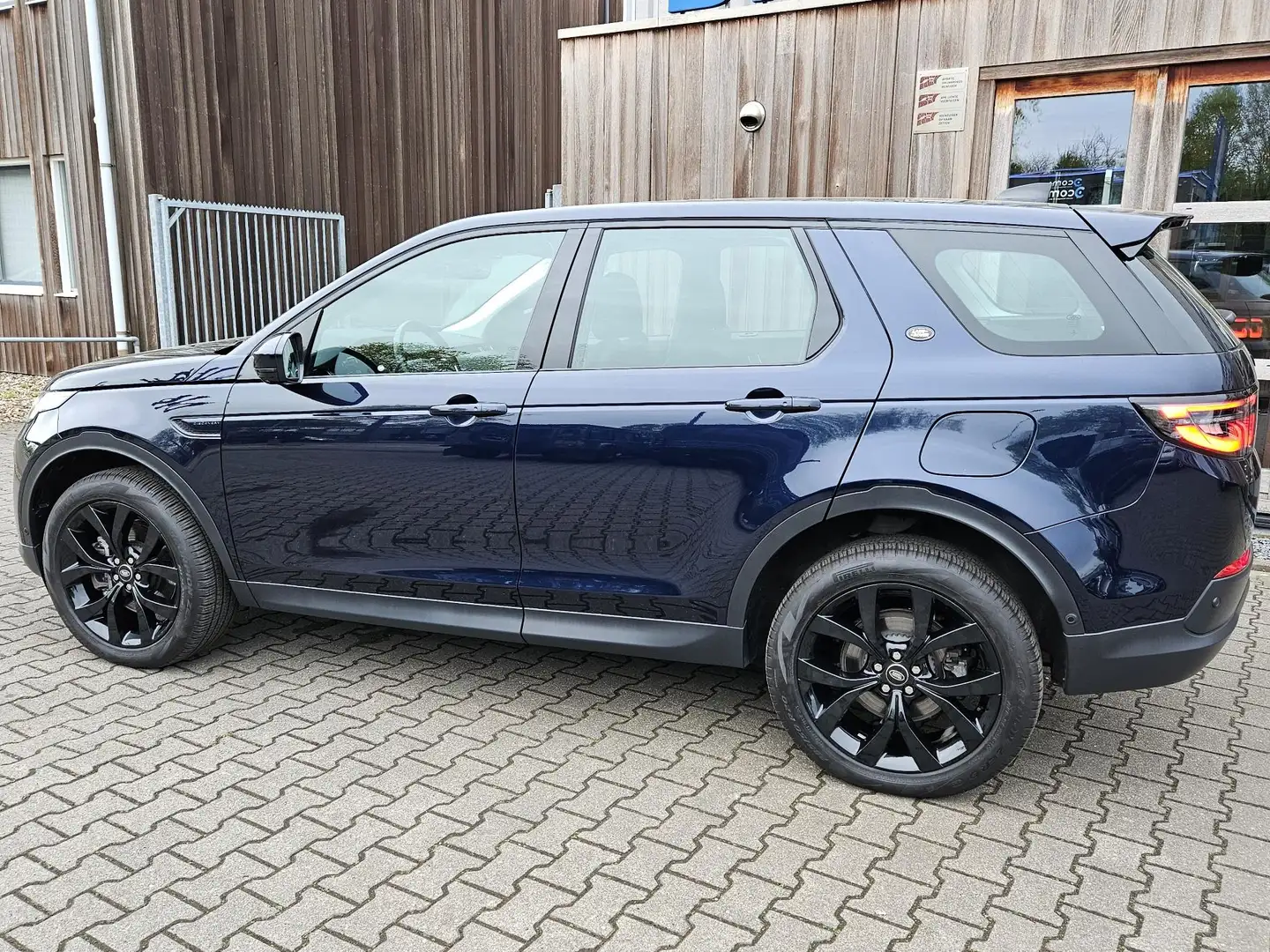 Land Rover Discovery Sport P300e 1.5 HSE BTW Blauw - 2