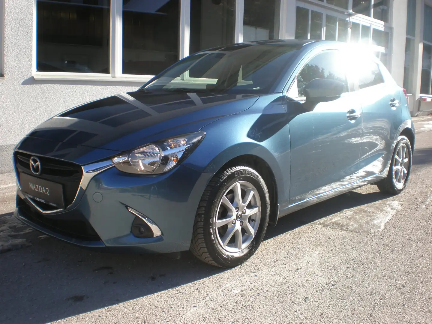 Mazda 2 G75 Takumi Blau - 1