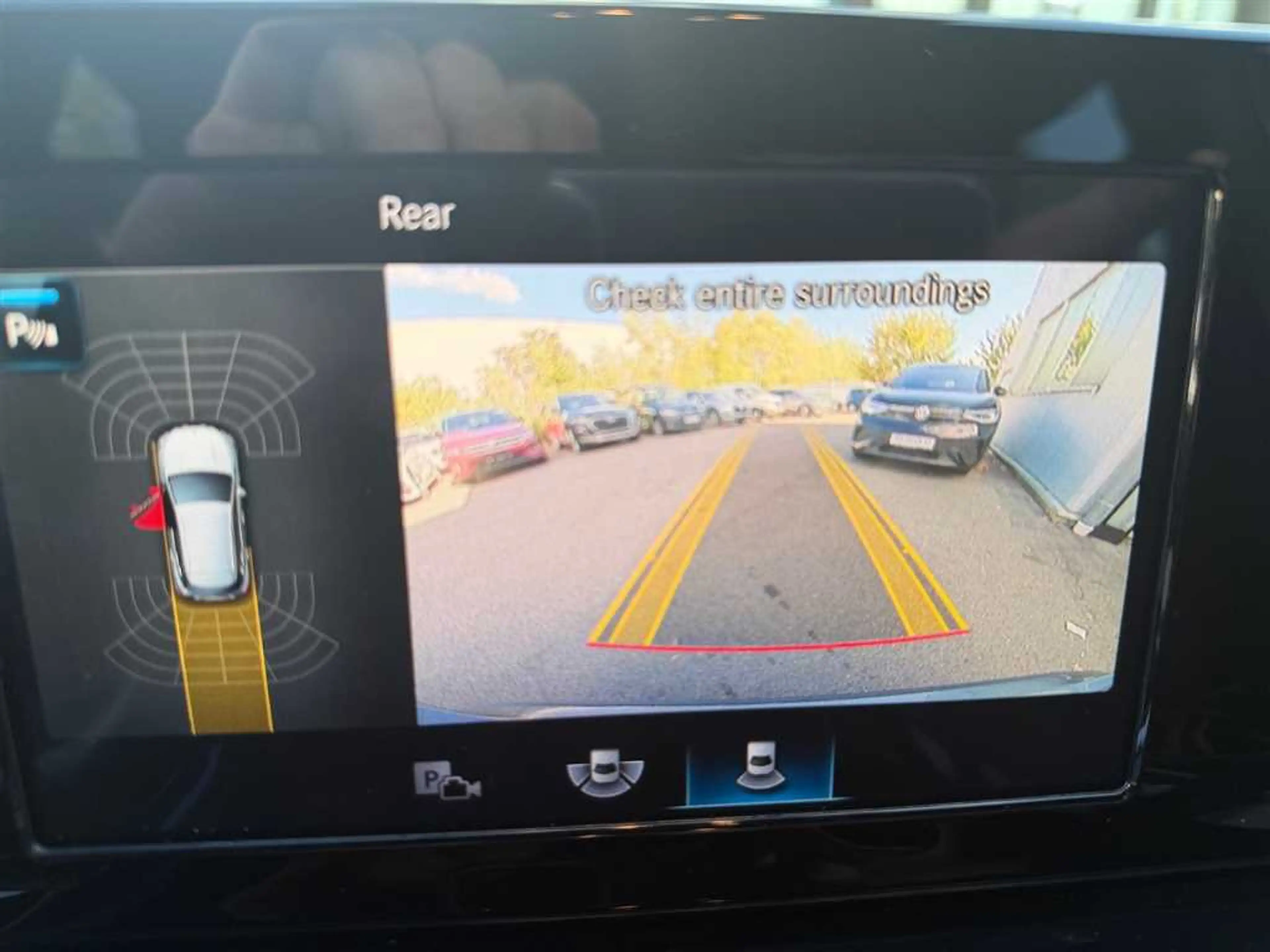 Mercedes-Benz GLA 250 DCT — photo 11