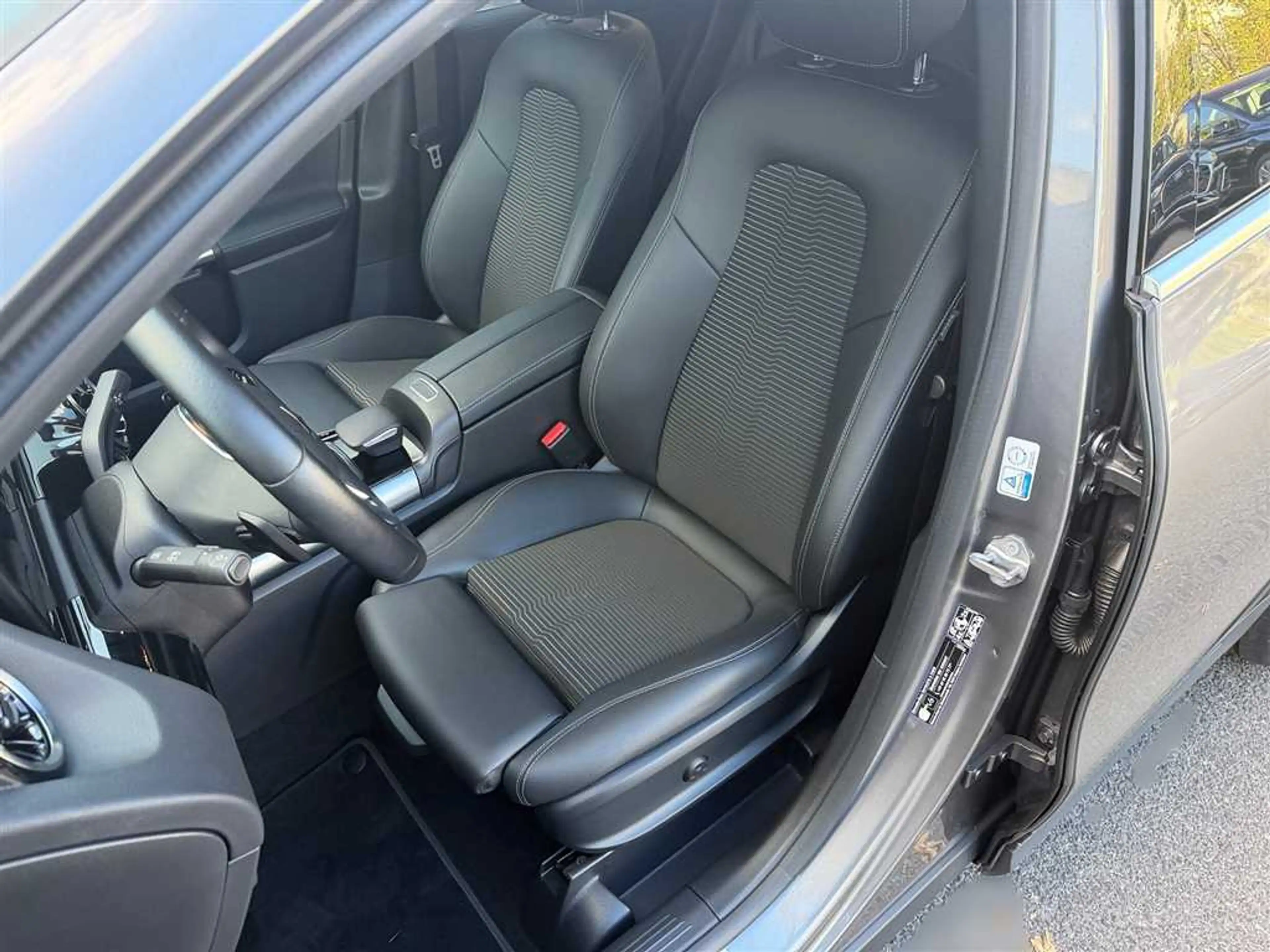 Mercedes-Benz GLA 250 DCT — photo 15