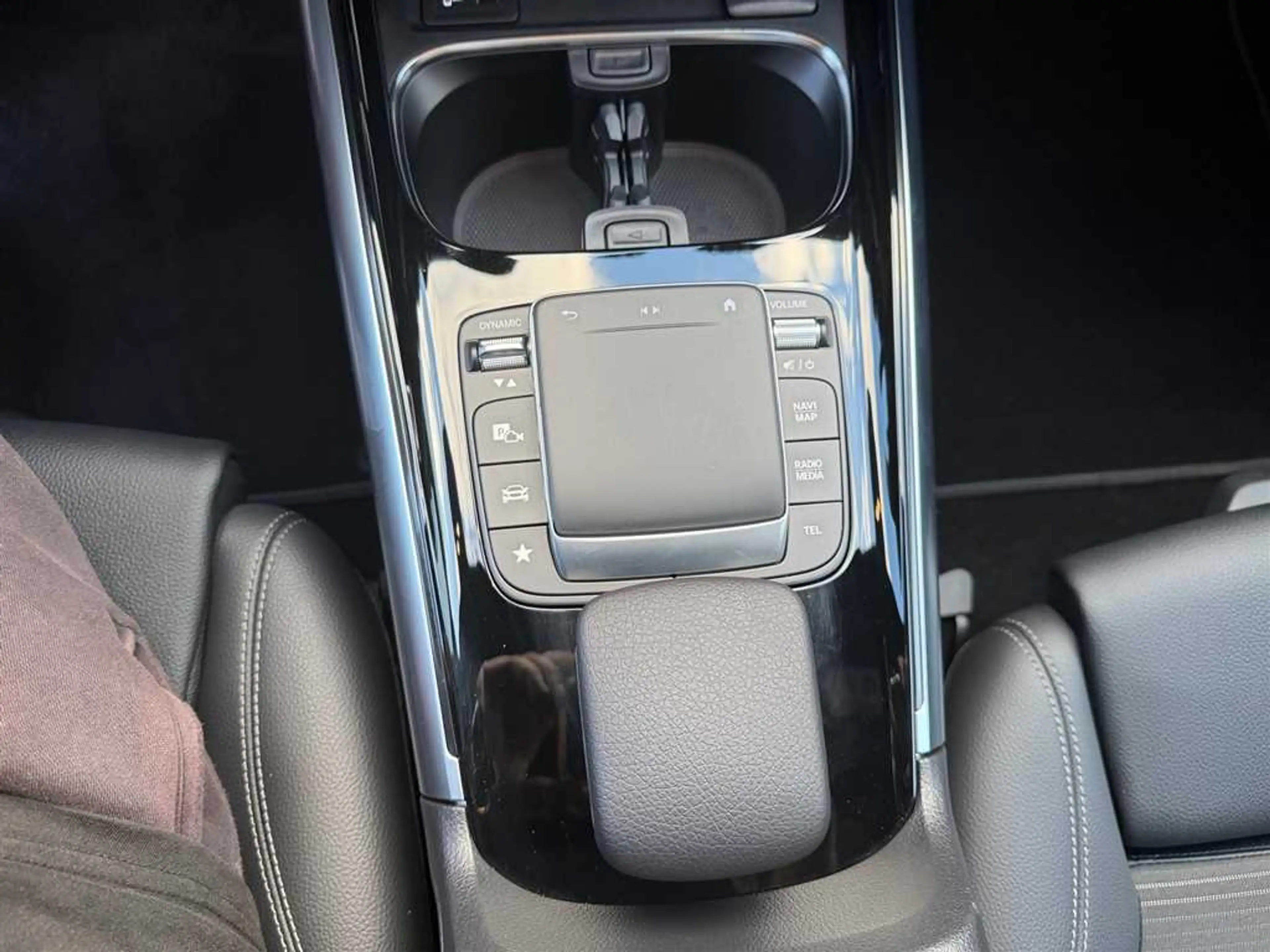 Mercedes-Benz GLA 250 DCT — photo 13