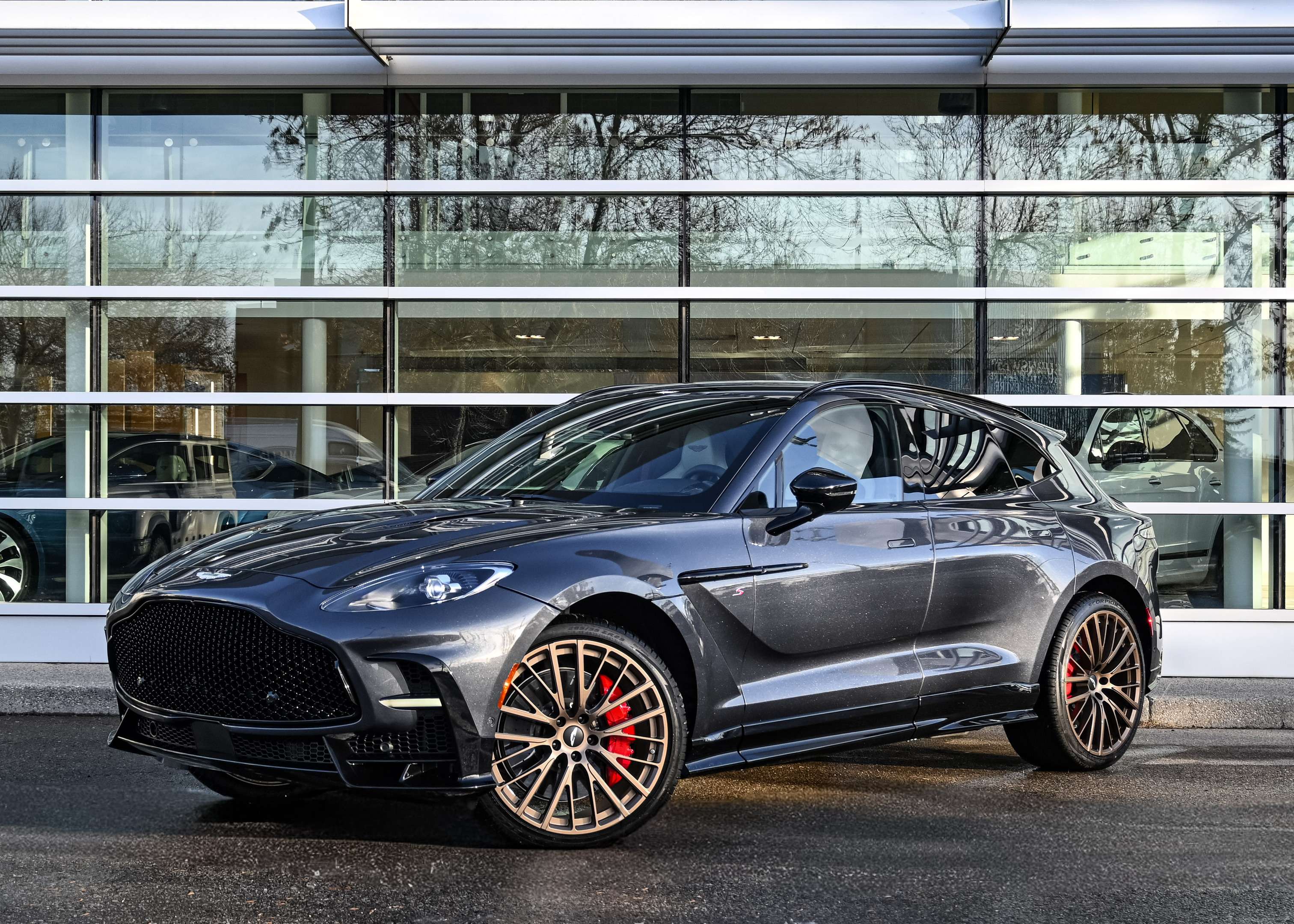 2026 Aston Martin DBX