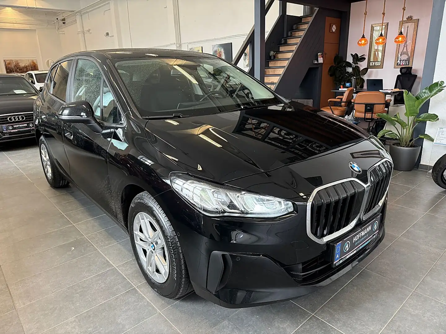 BMW 218 d Active Tourer Aut. Schwarz - 1