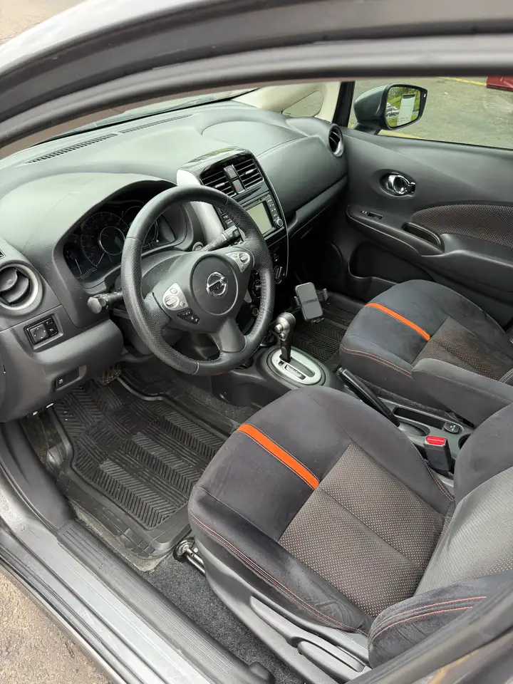 Nissan Note fotografie Nissan Note