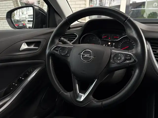 Opel Grandland X view 10