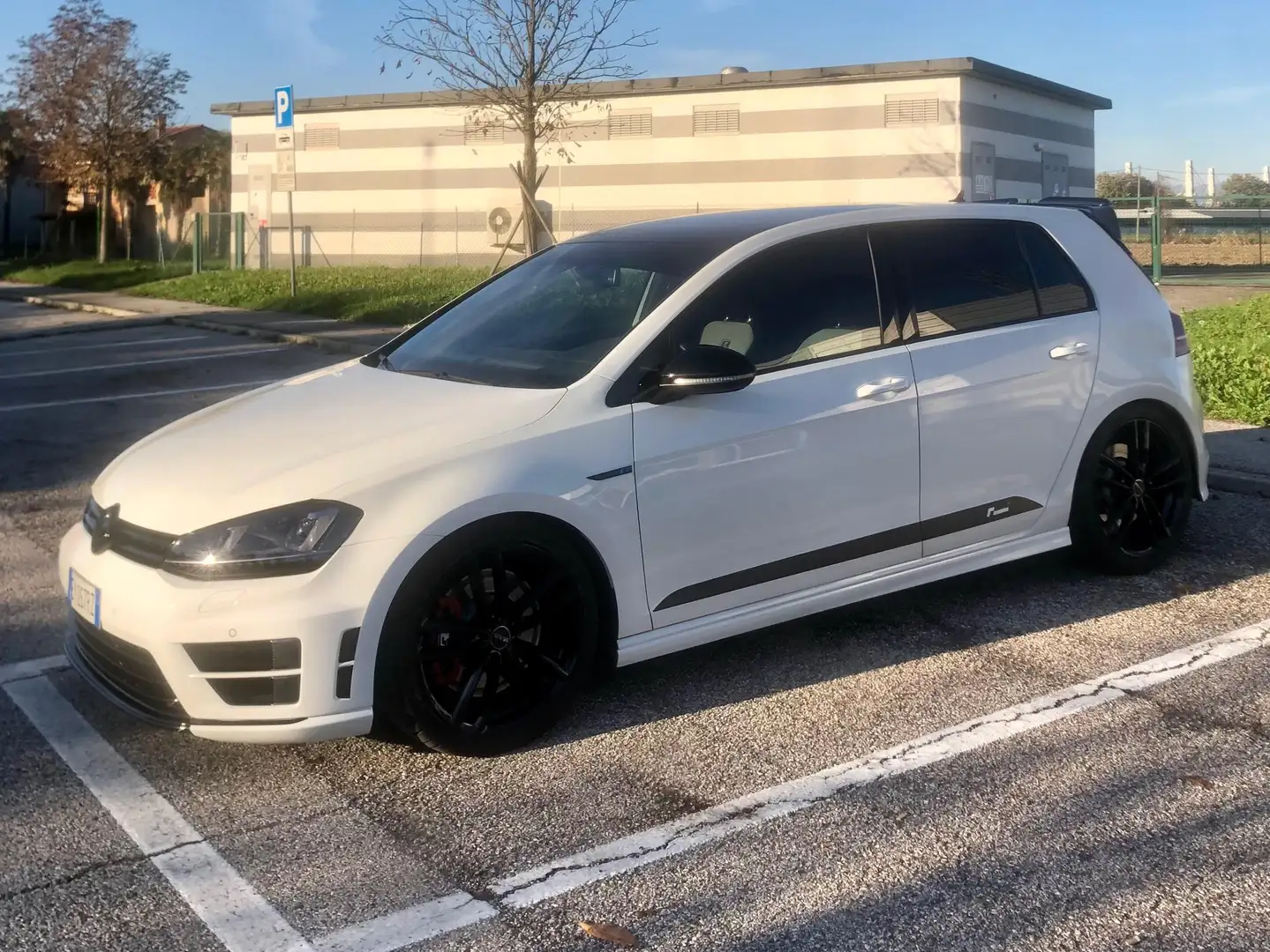 Volkswagen Golf R 2.0 tsi dsg 4motion - 1