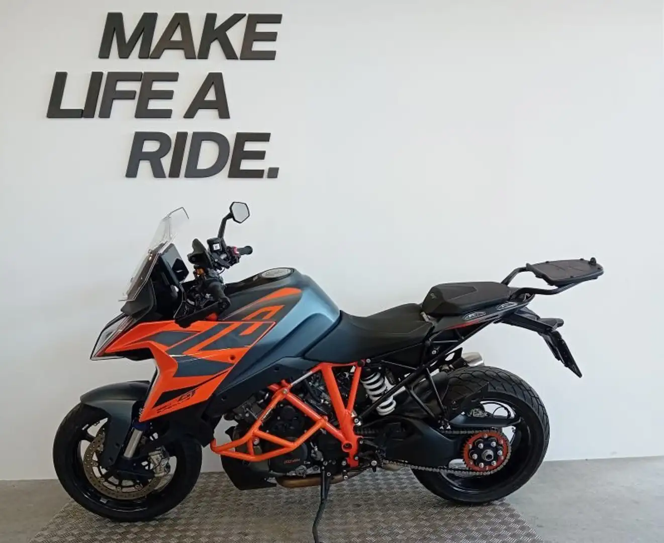 KTM 1290 Super Duke GT Arancione - 2