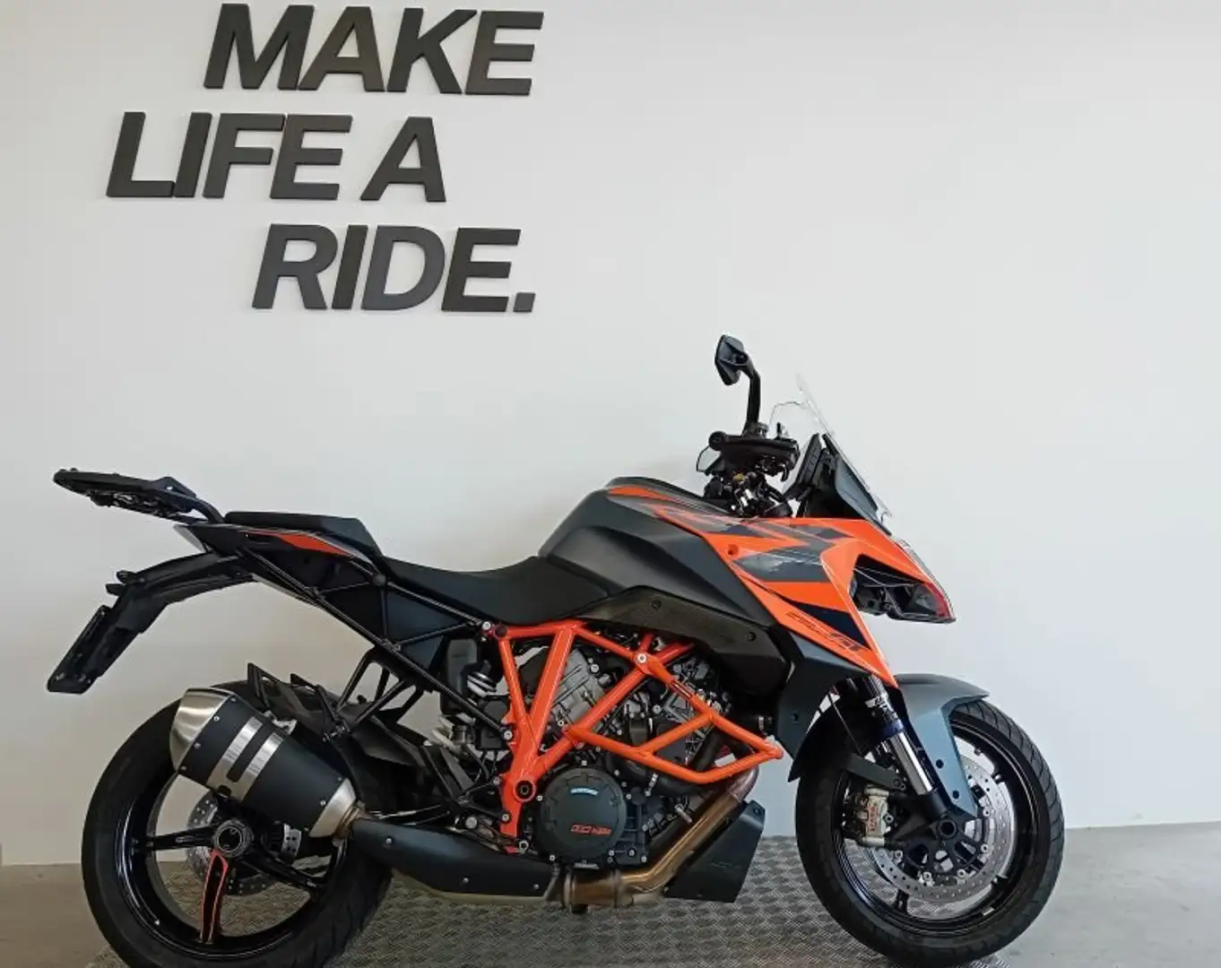KTM 1290 Super Duke GT Arancione - 1