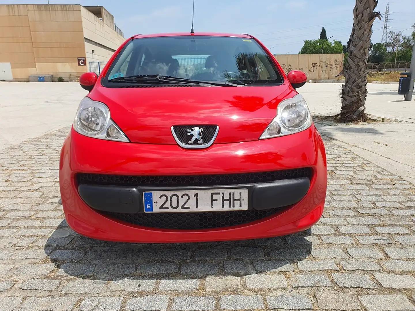 Peugeot 107 1.0i Urban Rojo - 2