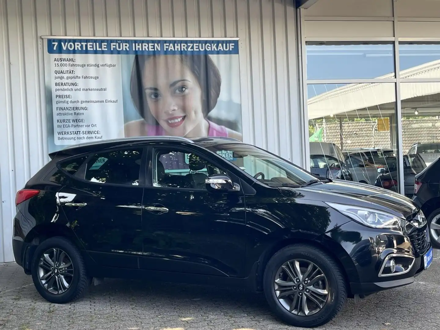 Hyundai iX35 2.0 STYLE  AWD KLIMA ALU CAMERA PDC SHZ XENON NAVI Schwarz - 2