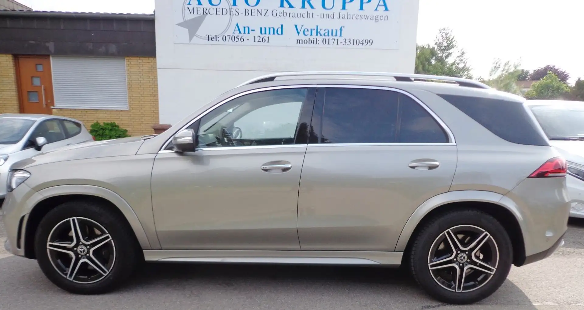 Mercedes-Benz GLE 400 4M AMG Airm Dist Sthz Memo AHK HuD 360 Mega Voll Silber - 1