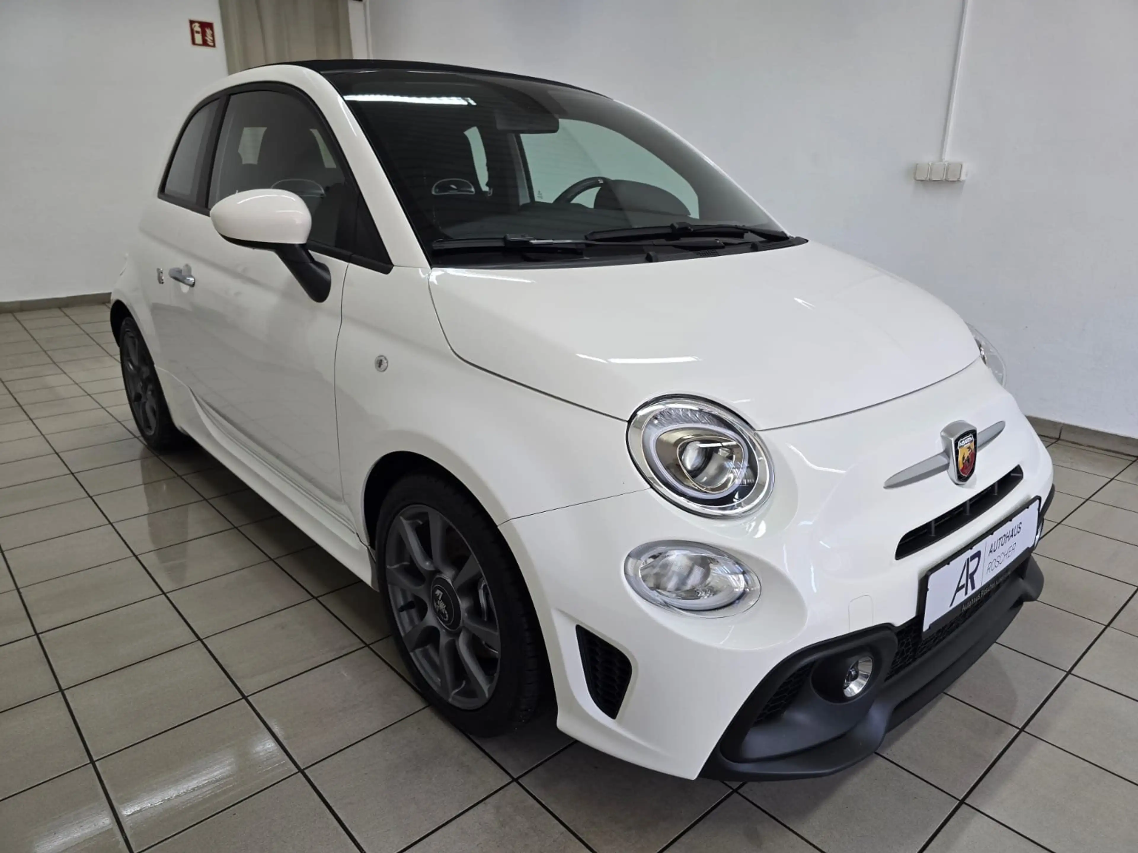Abarth 595C Sportbagas Sportsitze Carplay Sonderlack — photo 4
