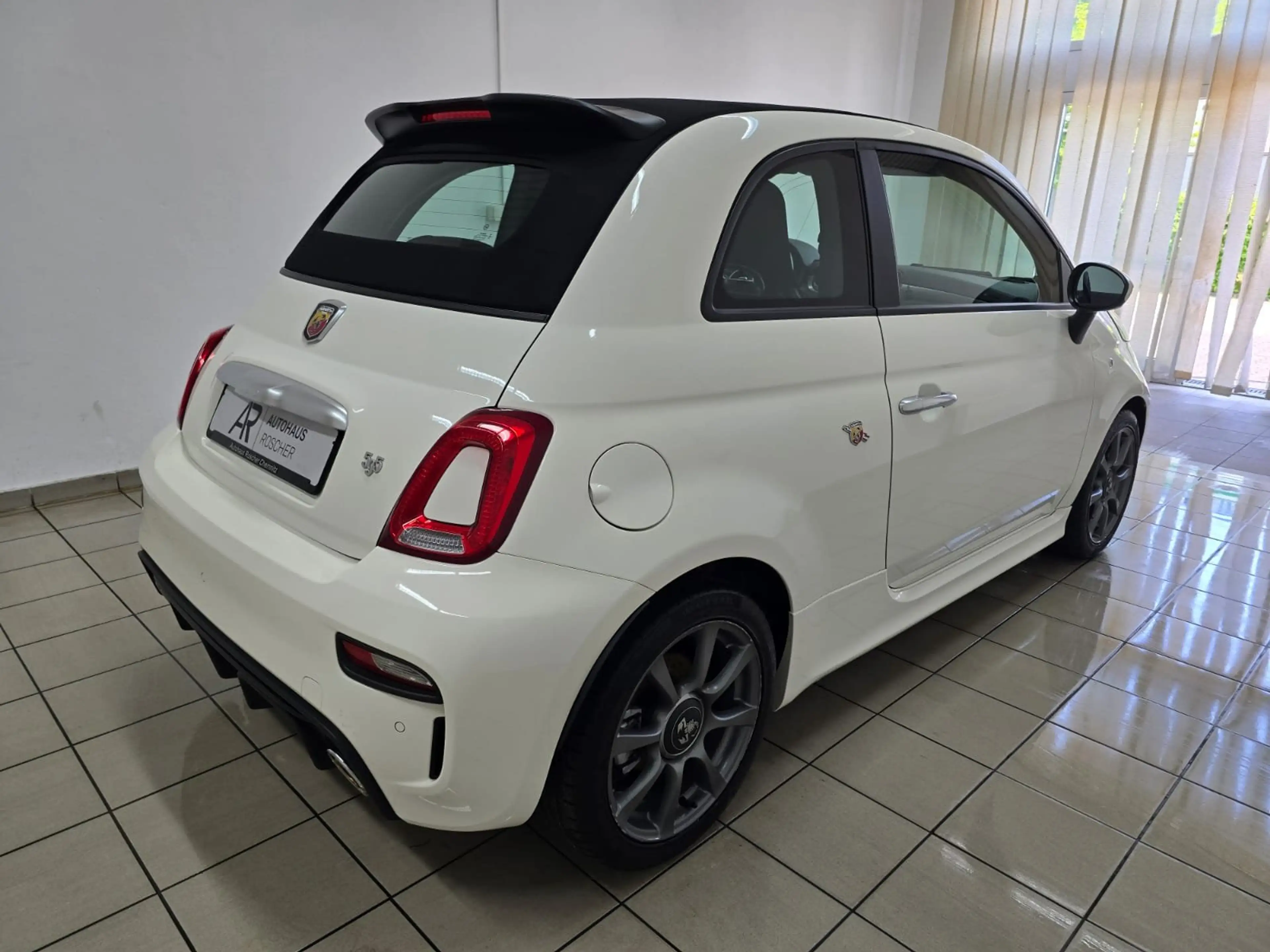 Abarth 595C Sportbagas Sportsitze Carplay Sonderlack — photo 3