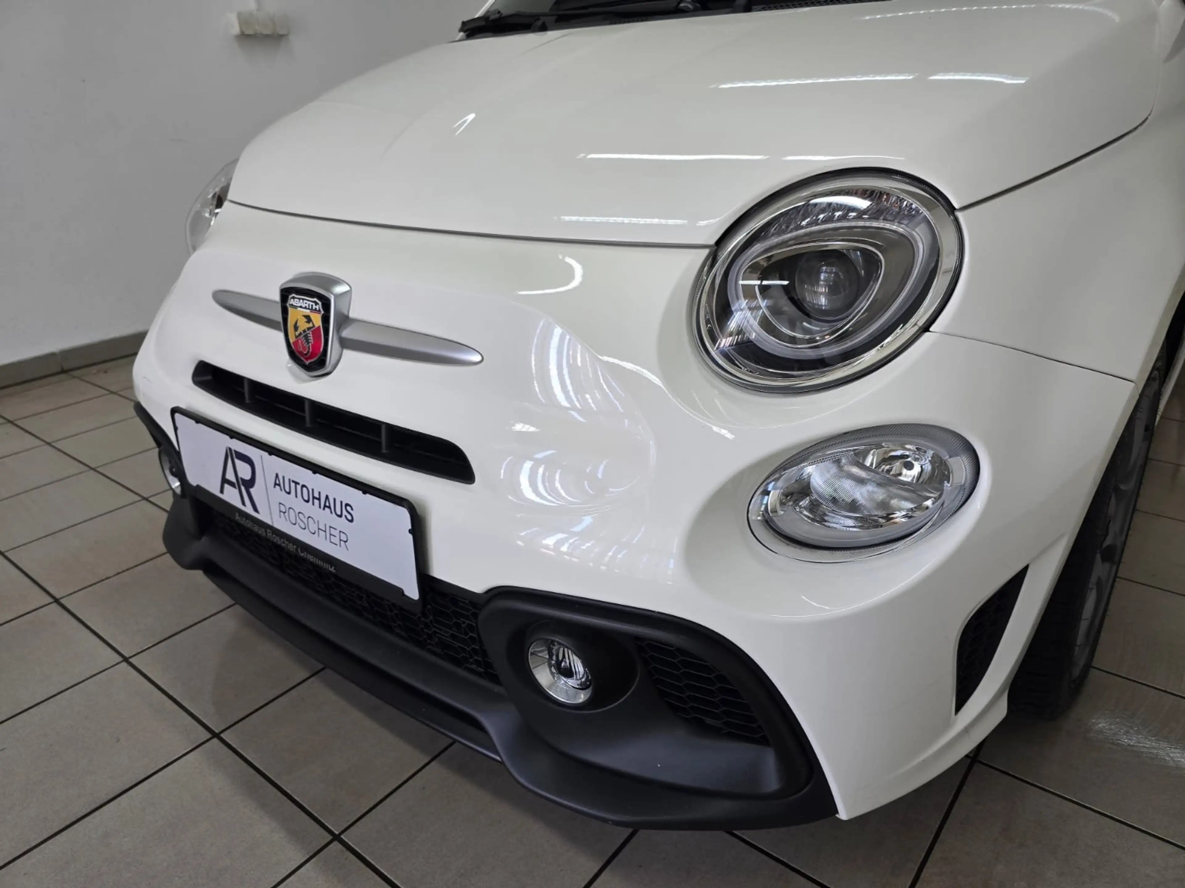 Abarth 595C Sportbagas Sportsitze Carplay Sonderlack — photo 5