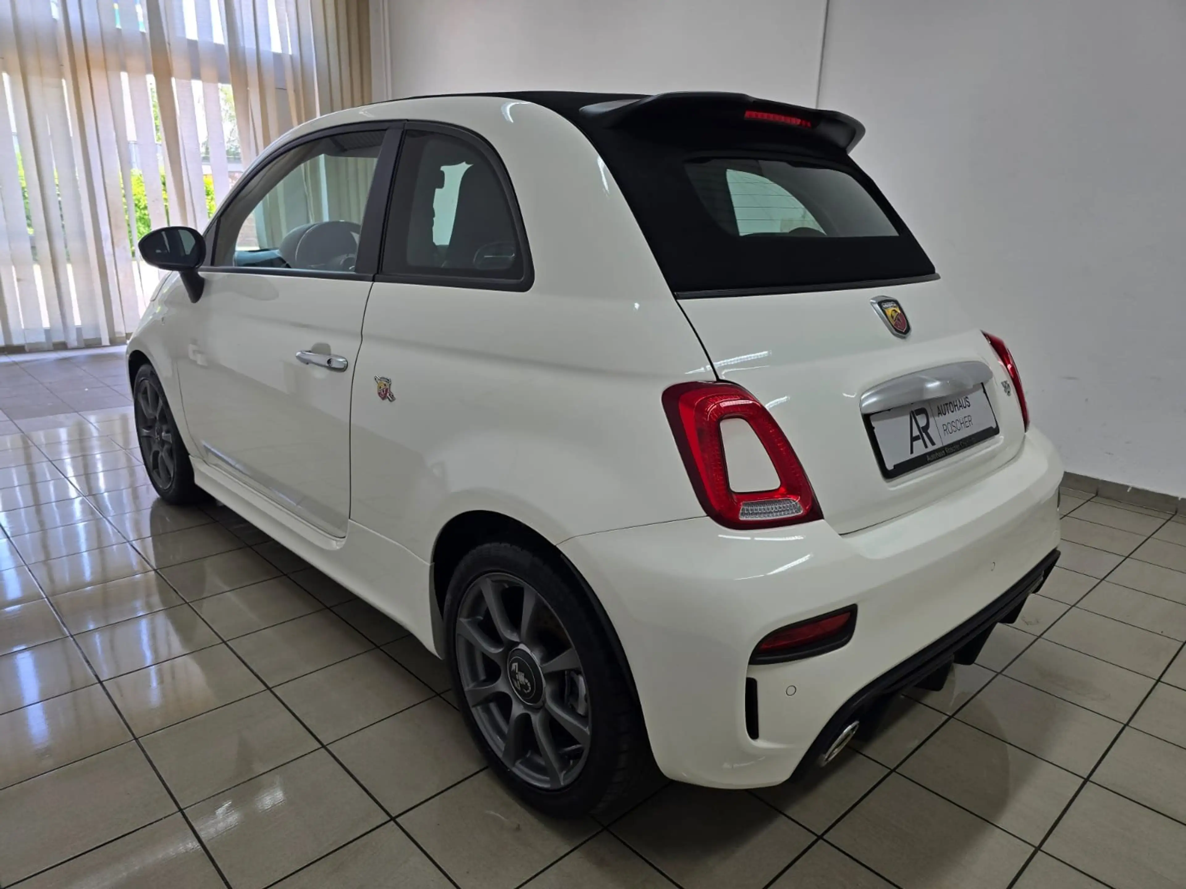 Abarth 595C Sportbagas Sportsitze Carplay Sonderlack — photo 2